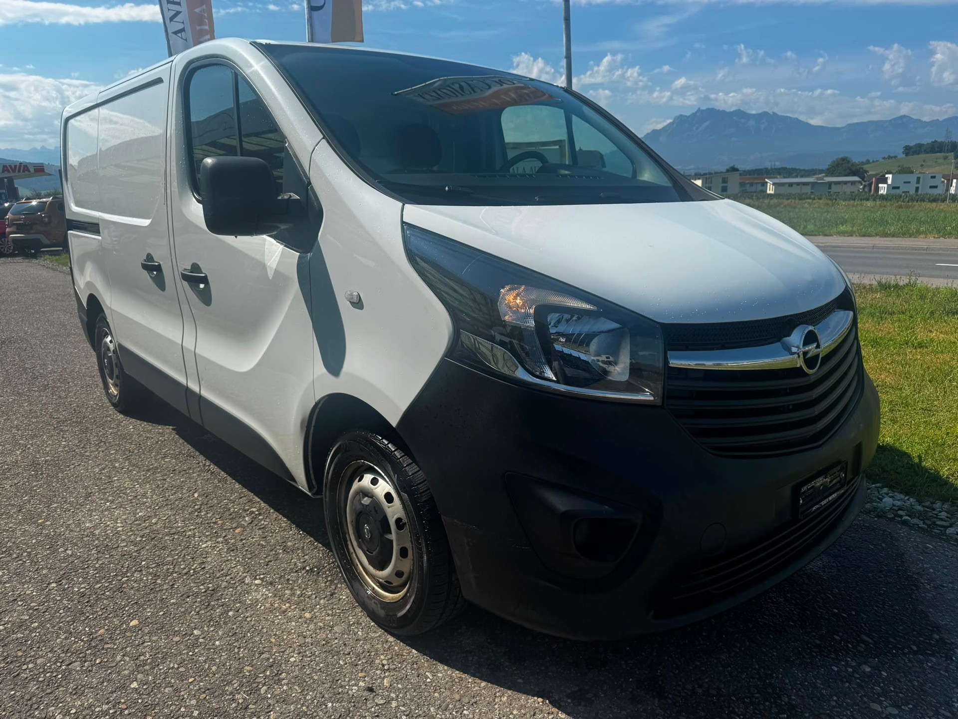 OPEL Vivaro 2.0 CDTI 2.7t L1H1-image-2