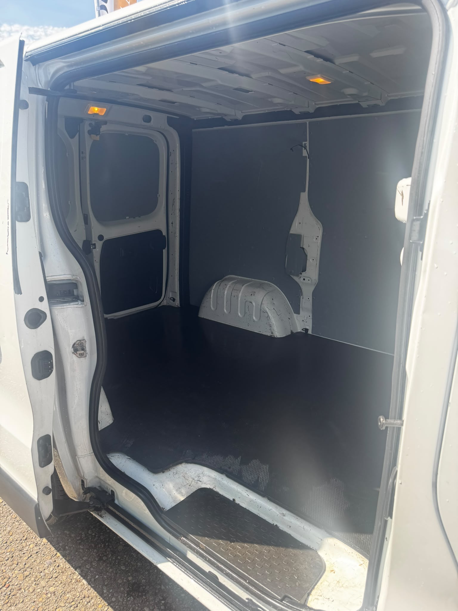OPEL Vivaro 2.0 CDTI 2.7t L1H1-image-10