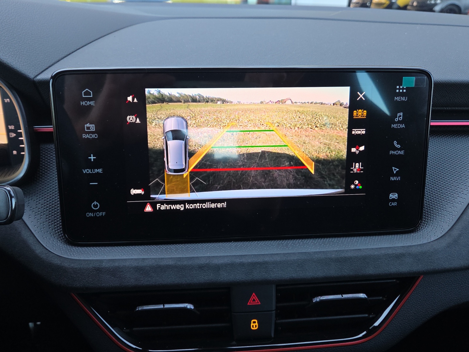 SKODA Kamiq 1.5 TSI Dynamic DSG-image-10
