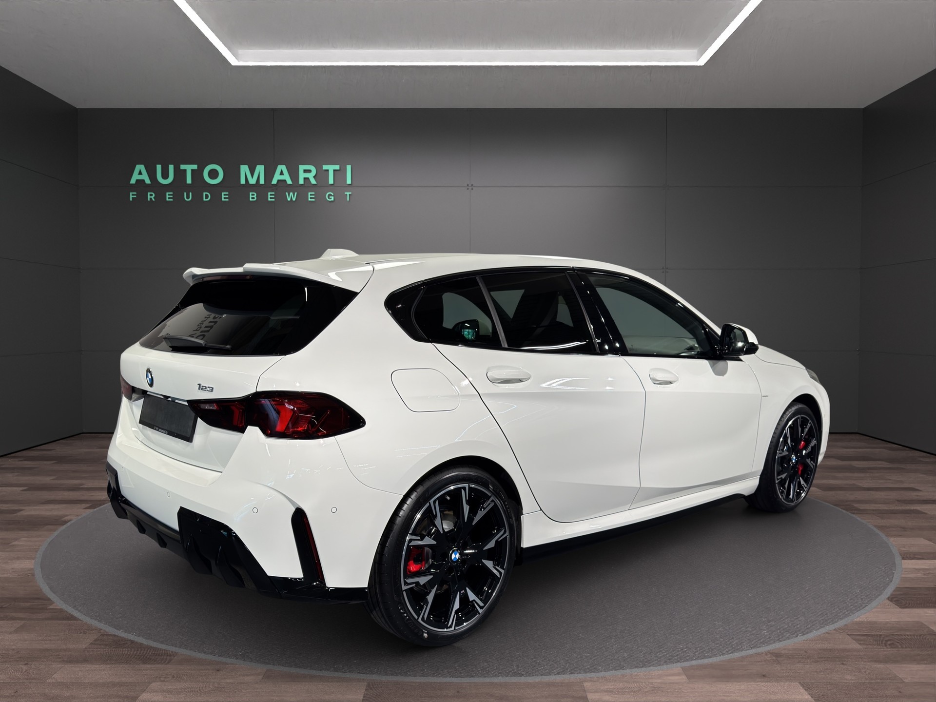 BMW 123 xDrive-image-4