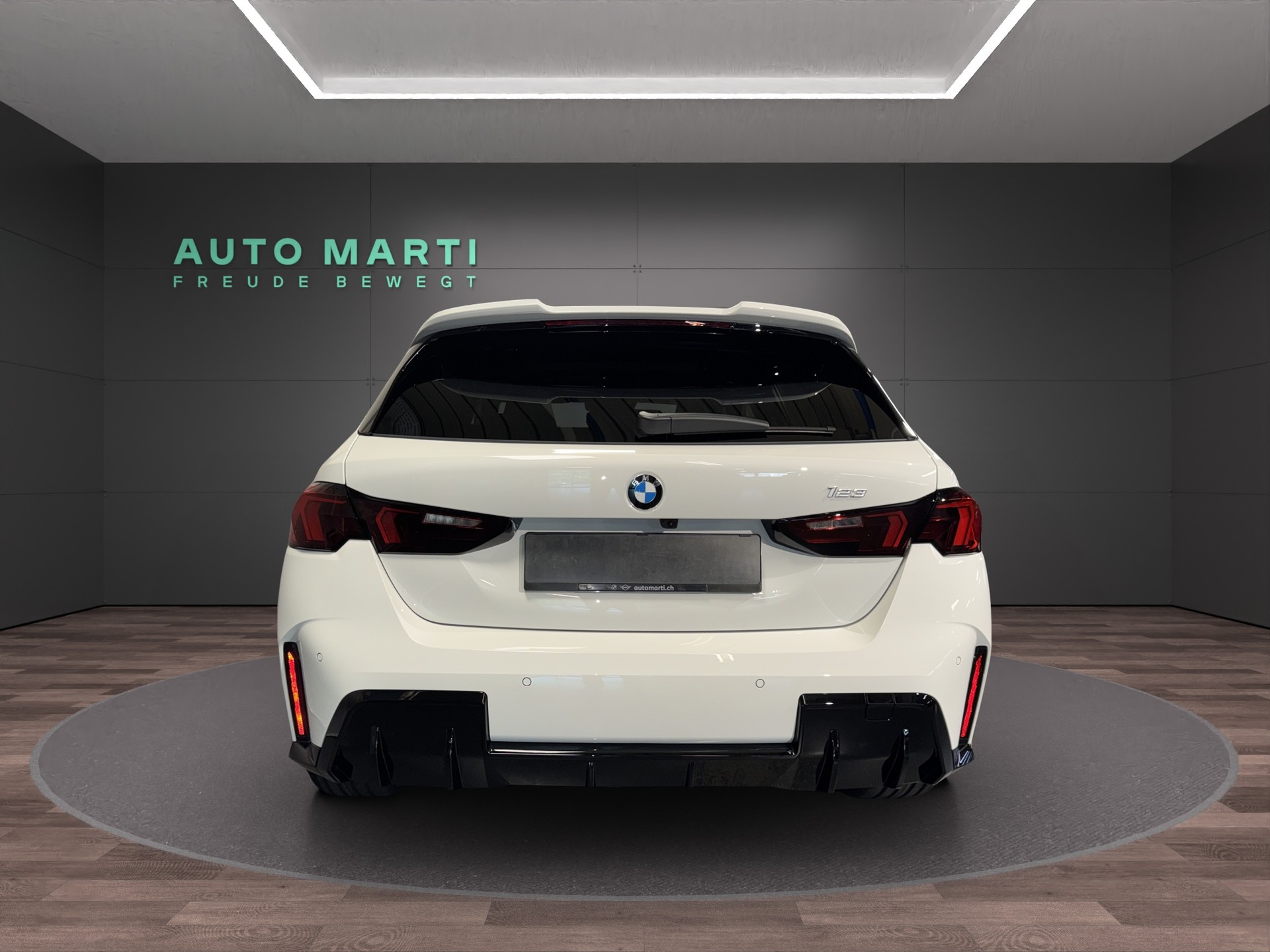 BMW 123 xDrive-image-3