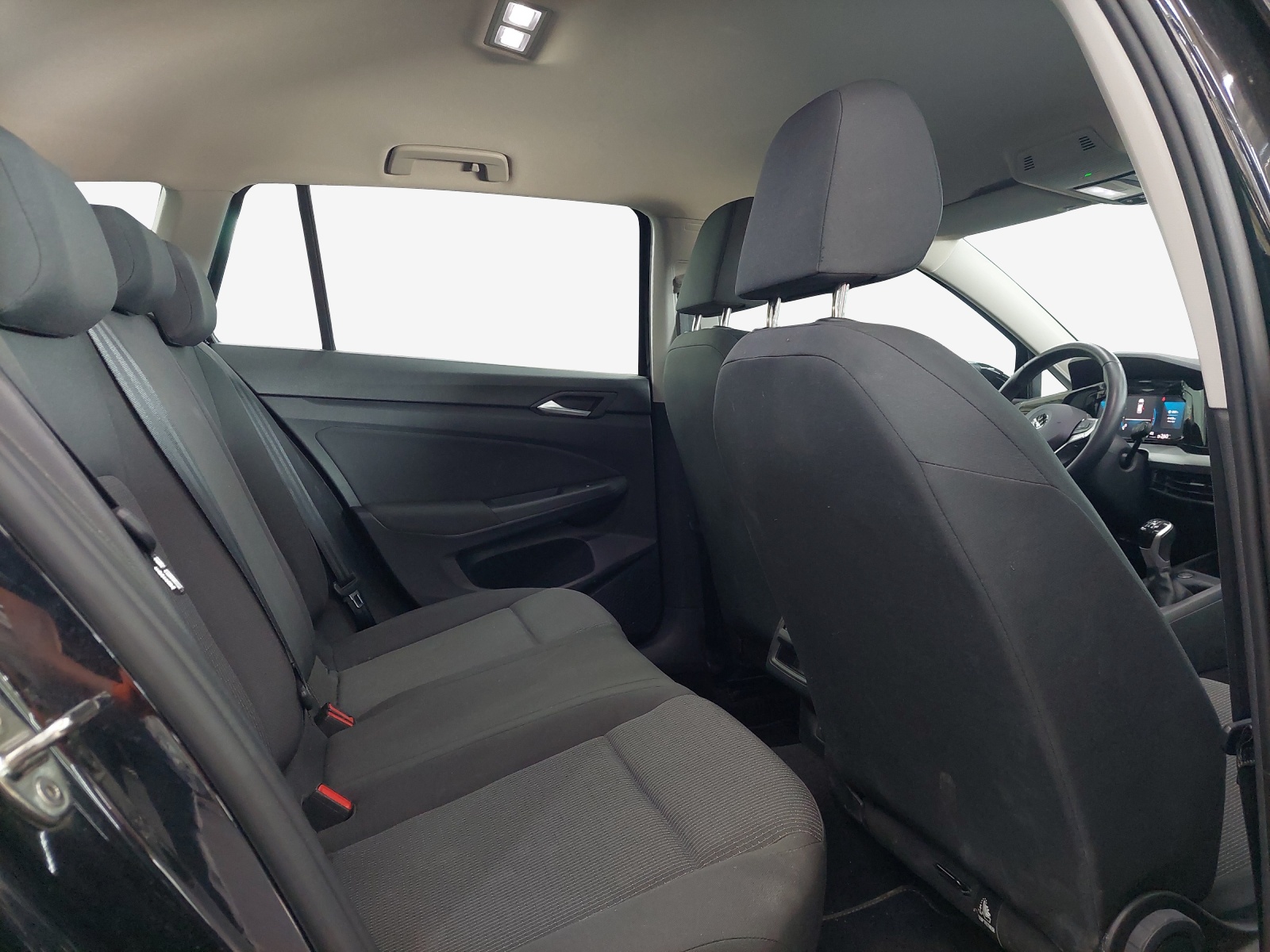 VW Golf Variant 1.0 TSI Value-image-13
