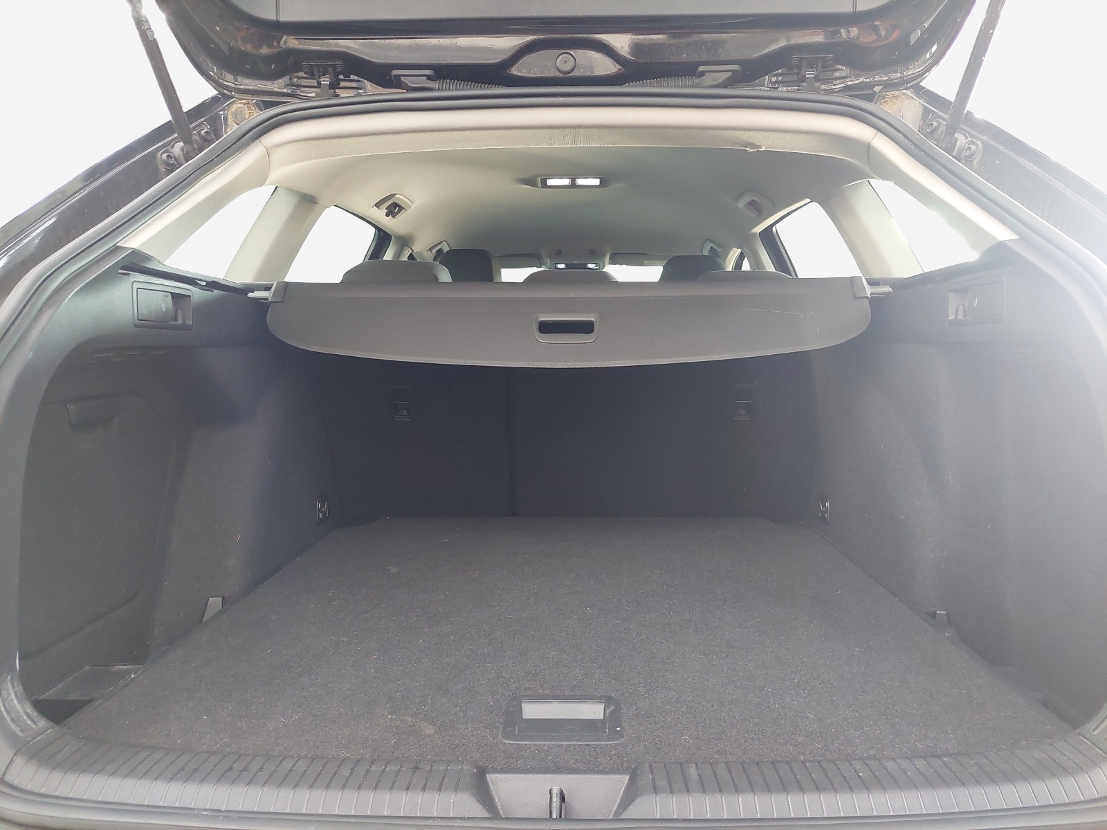 VW Golf Variant 1.0 TSI Value-image-12