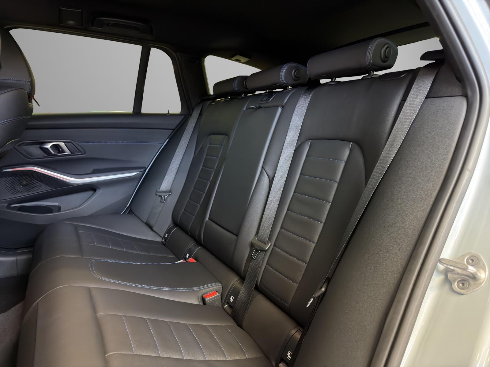 BMW 330e xDrive Touring M-SportPaket-image-20