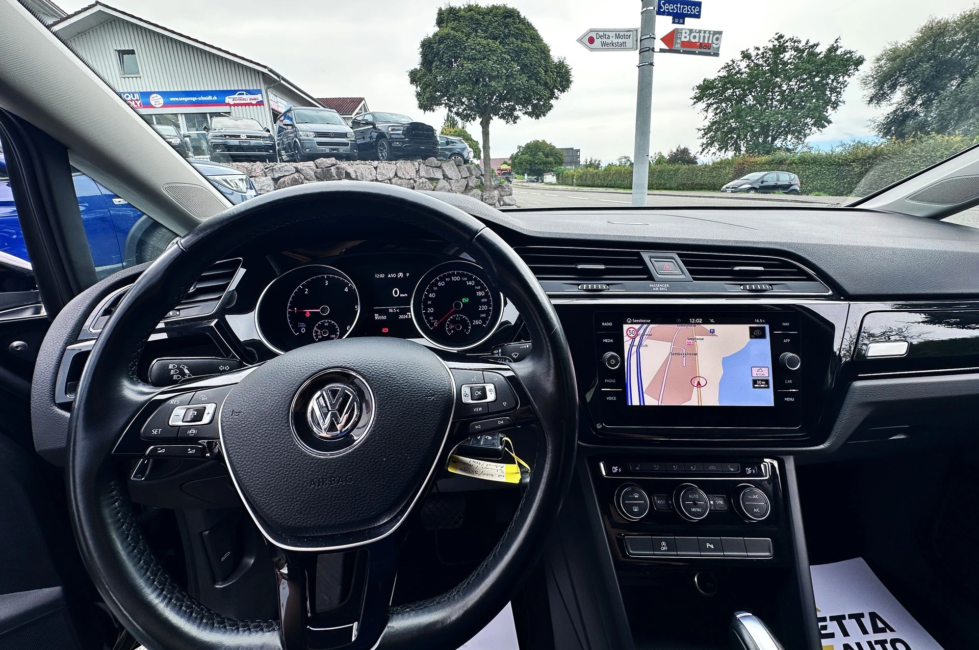 VW Touran 2.0 TDI BlueMotion TechnologyComfortline DSG-image-9