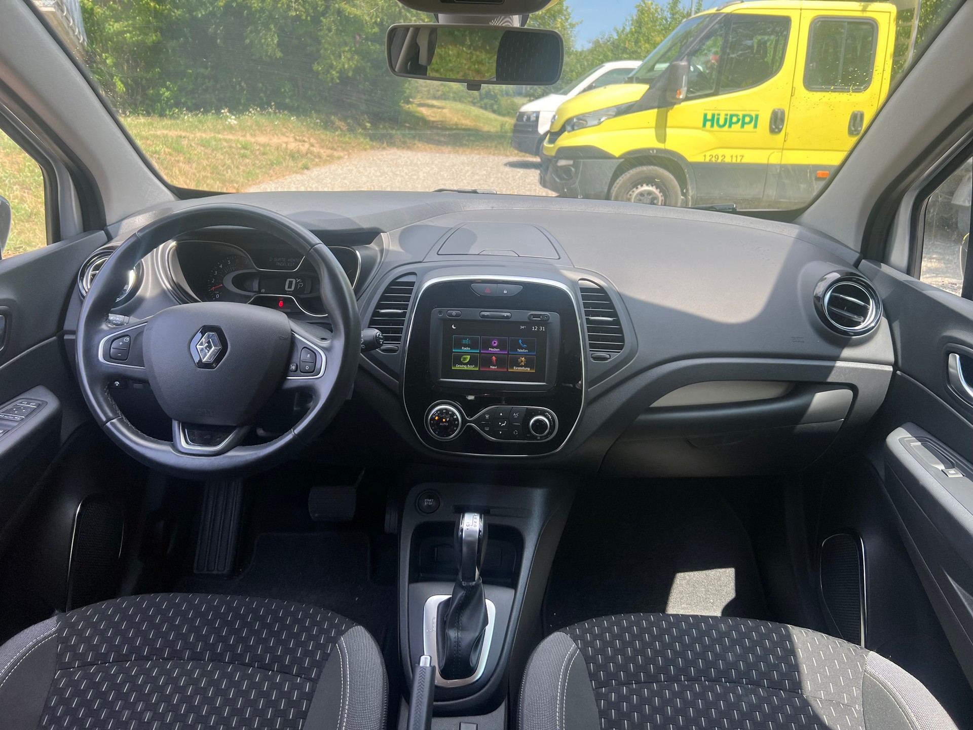 RENAULT Captur 1.3 T 16V Intens EDC-image-9
