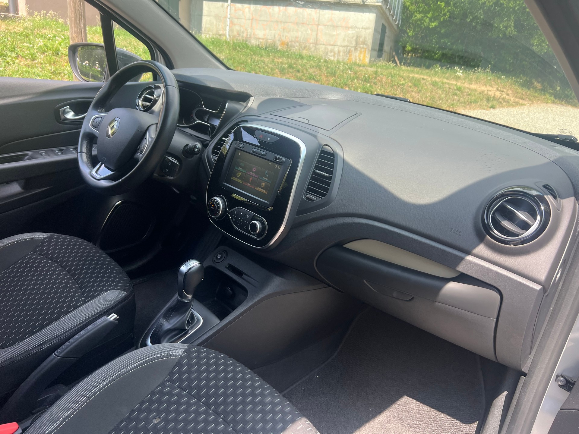 RENAULT Captur 1.3 T 16V Intens EDC-image-10