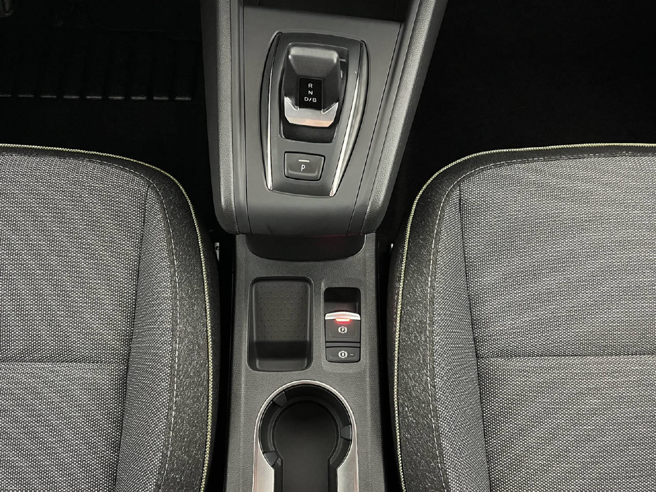 RENAULT Captur 1.8 E-Tech techno-image-13
