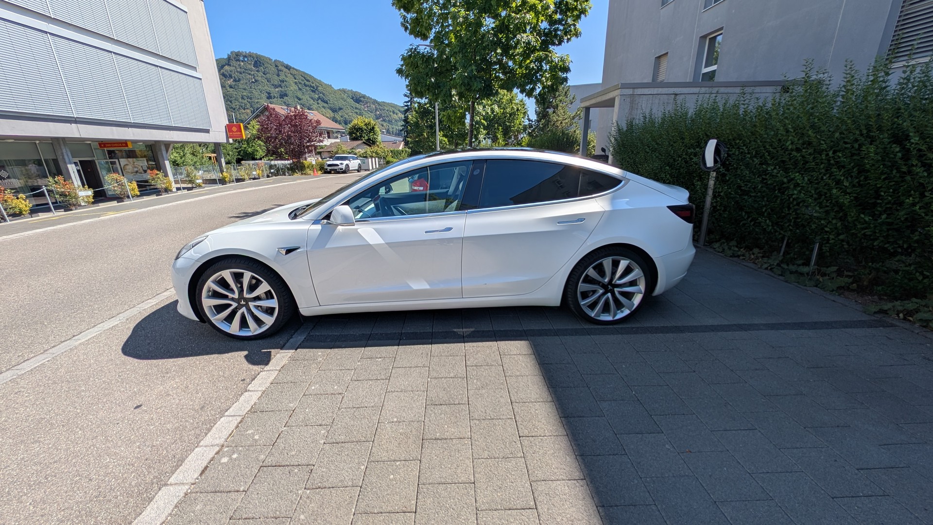 TESLA Long Range D-image-1
