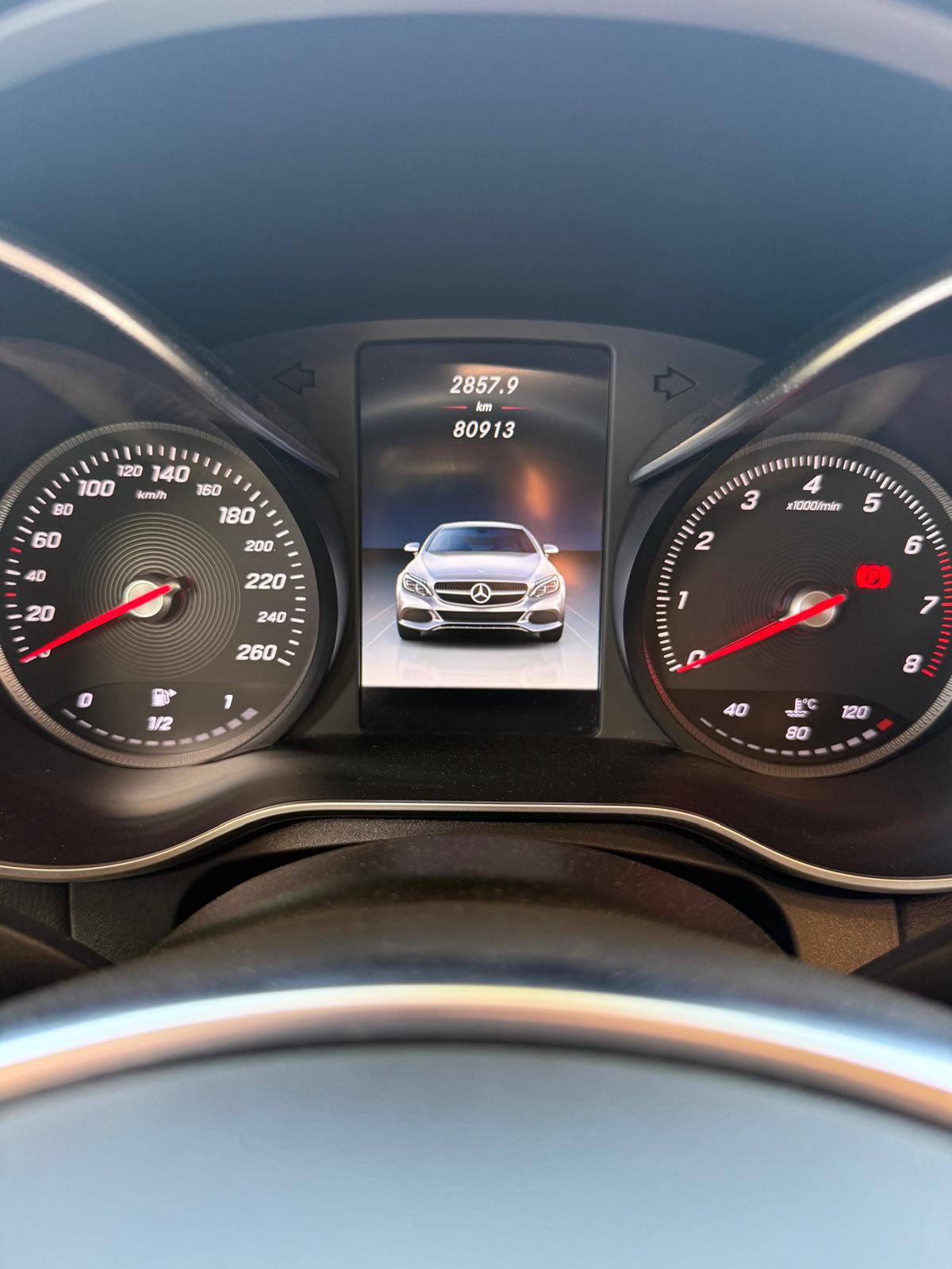 MERCEDES-BENZ C 300 AMG Line-image-4