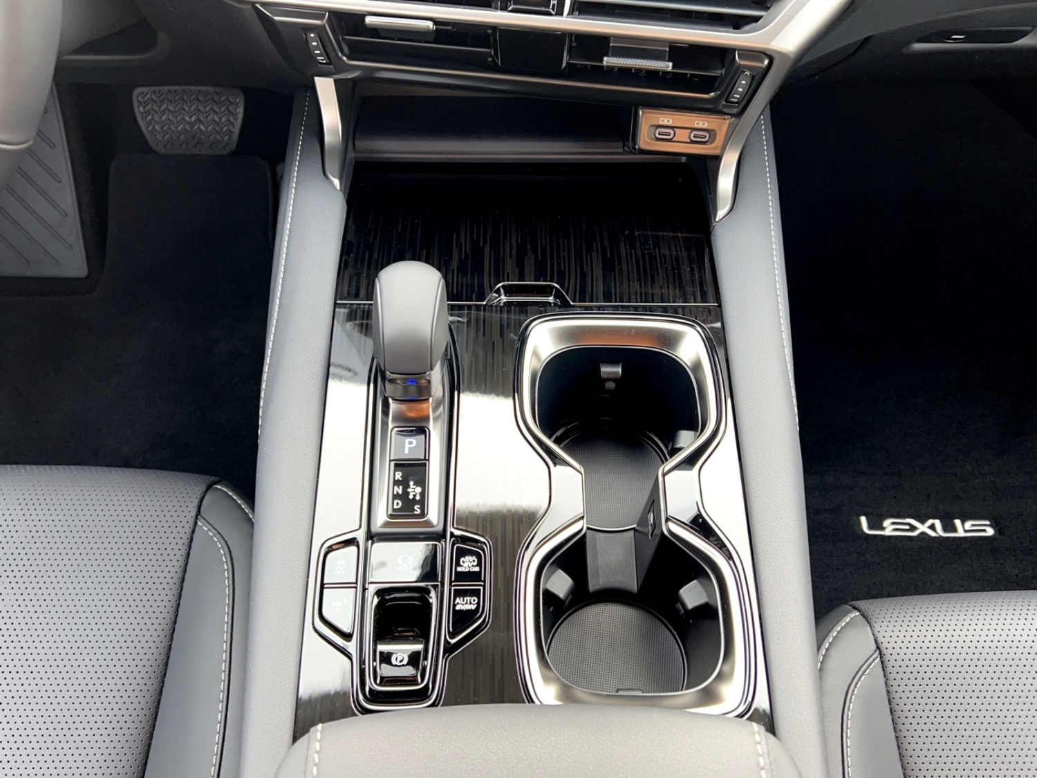 LEXUS RX 450h+ Comfort-image-13