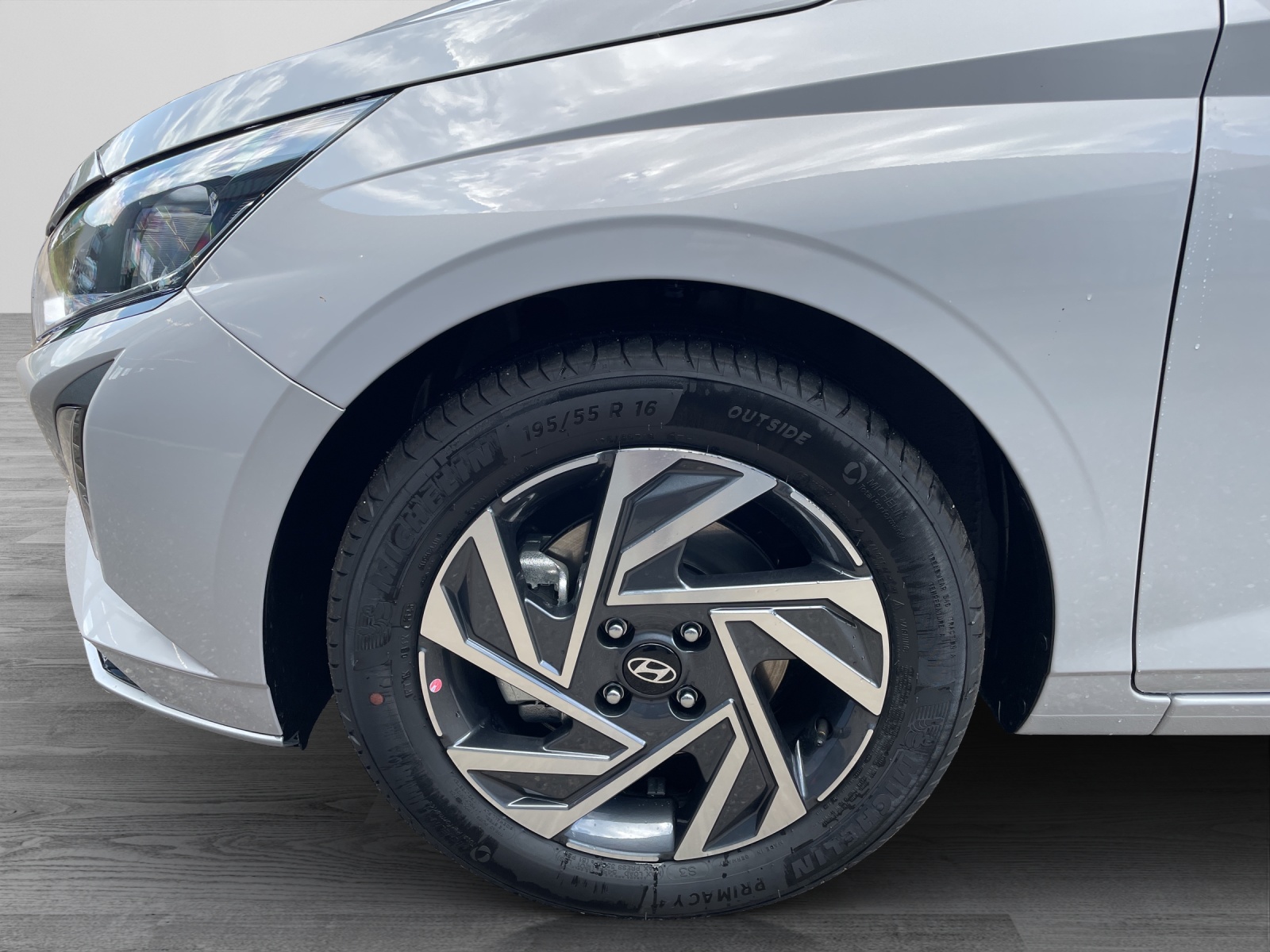HYUNDAI i20 1.0 T-GDi Amplia-image-8