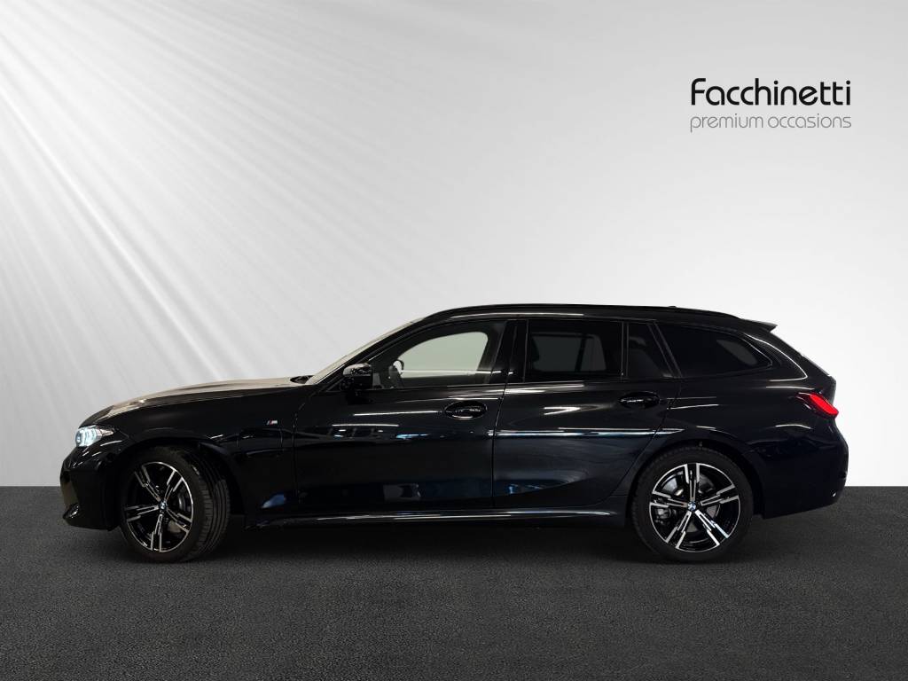 BMW 330e x DriveTouring Steptronic M Sport-image-2