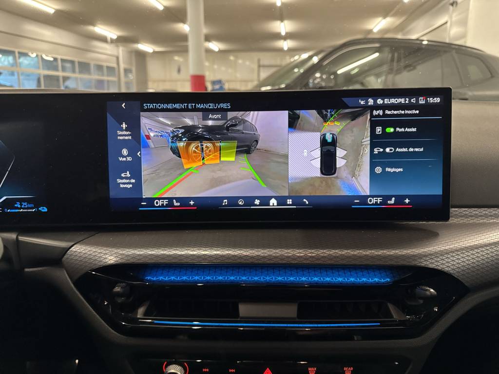 BMW 330e x DriveTouring Steptronic M Sport-image-11