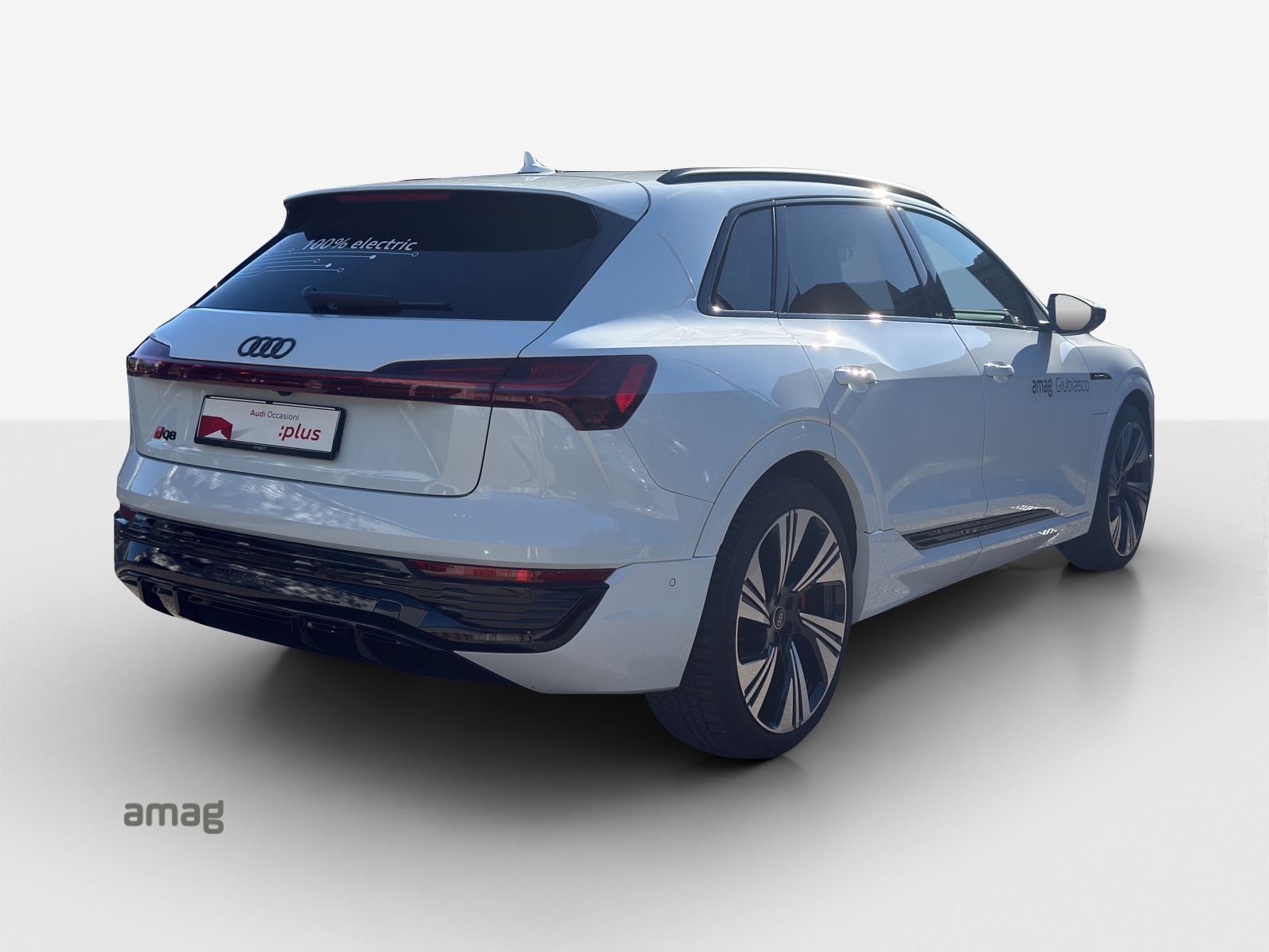 AUDI Q8 50 e-tron Black Edition quattro-image-5