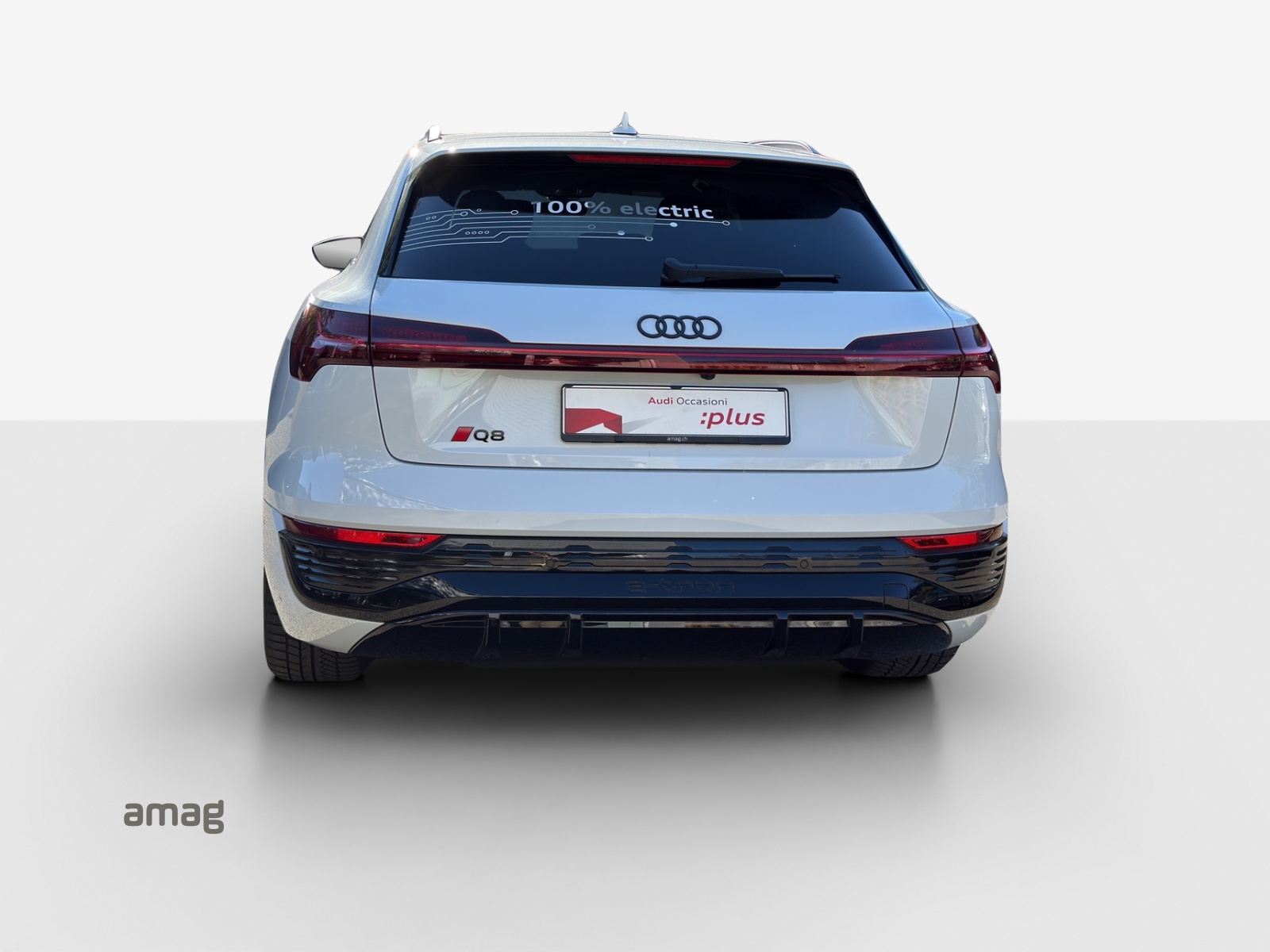 AUDI Q8 50 e-tron Black Edition quattro-image-3