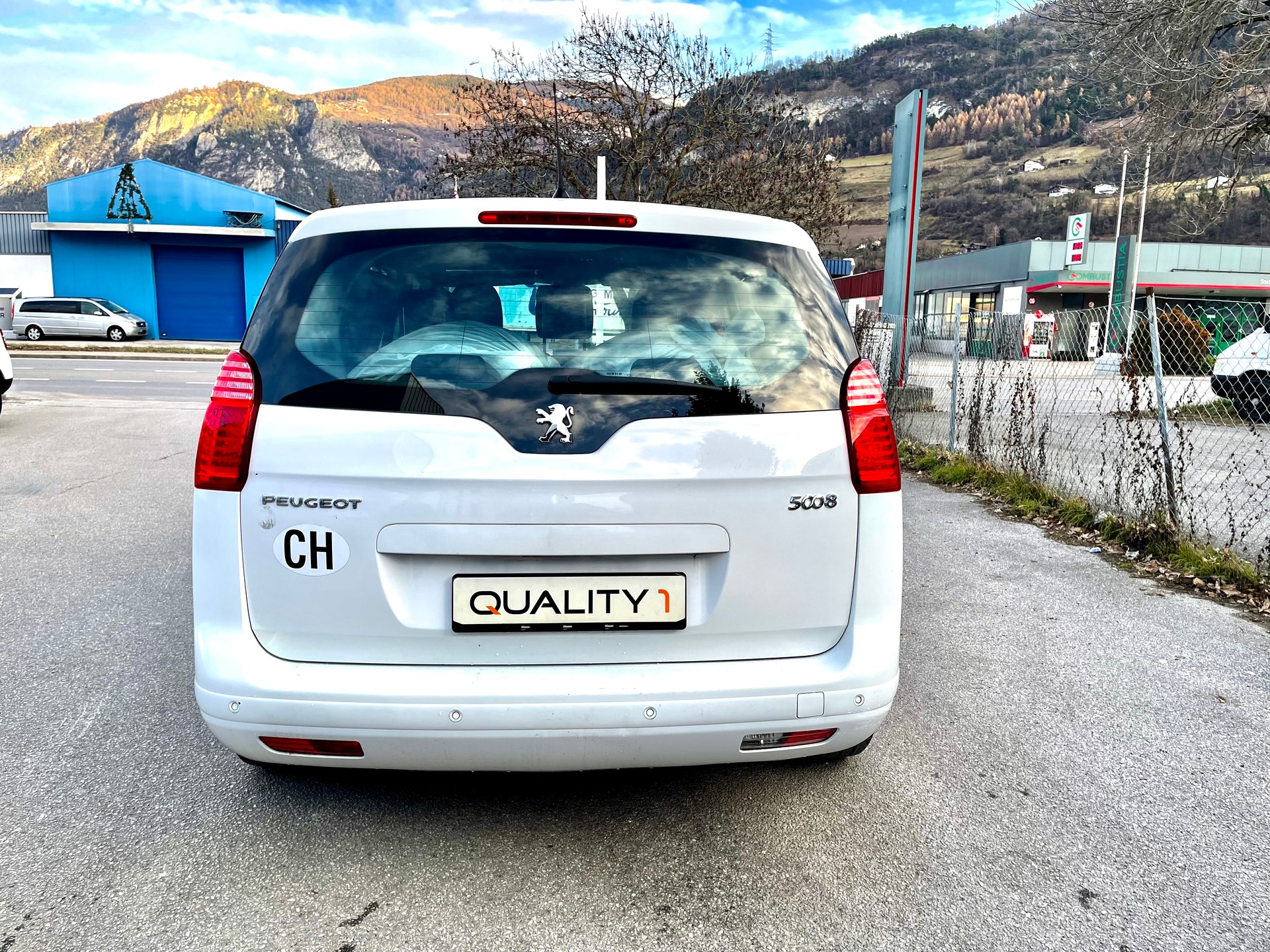 PEUGEOT 5008 1.6 HDI Sport EGS6-image-10