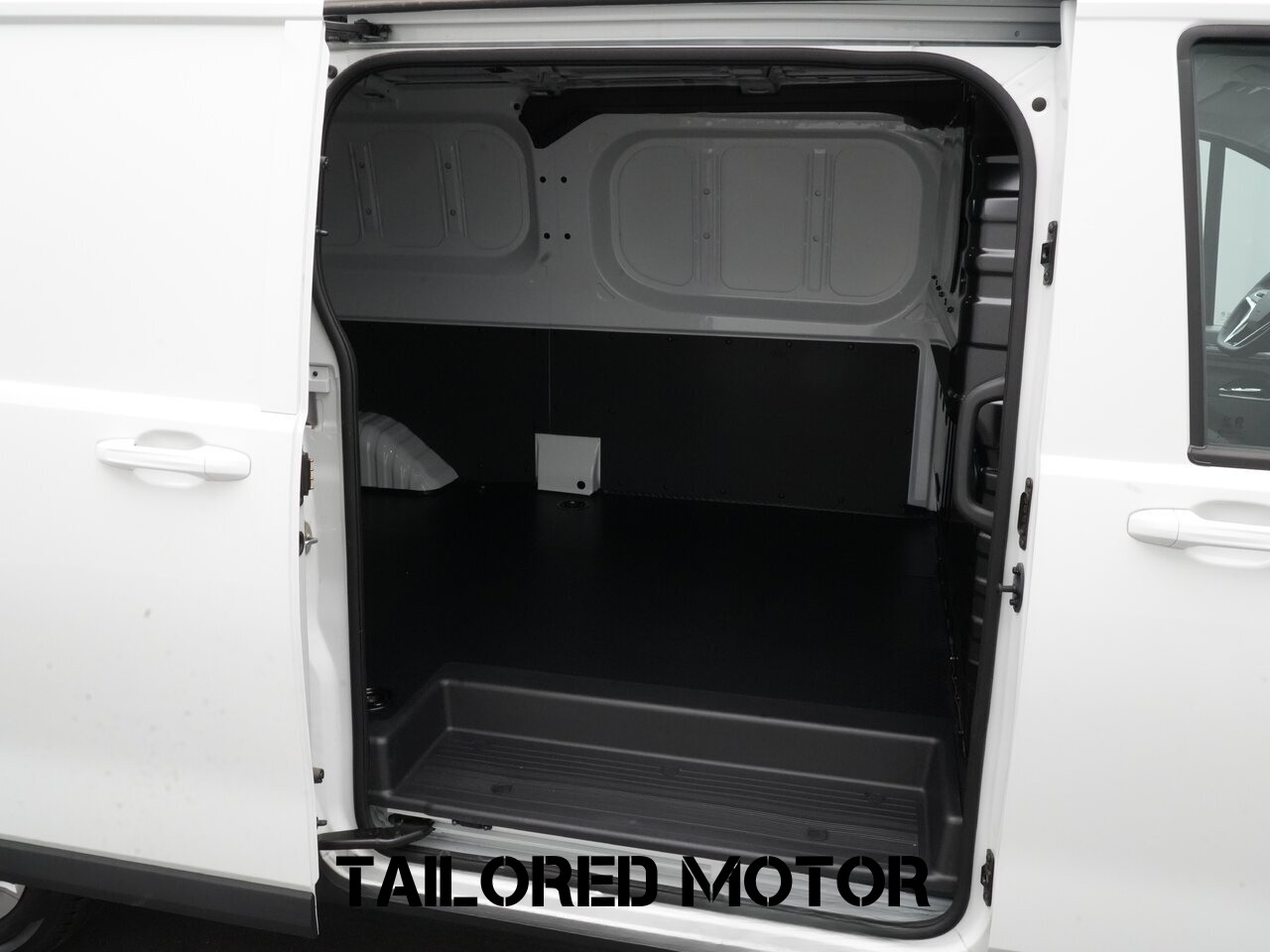 MAXUS eDeliver 7 H1 L2 XL 77kWh 318km WLTP - 6.7m3 - Fourgon EV 2026-image-12