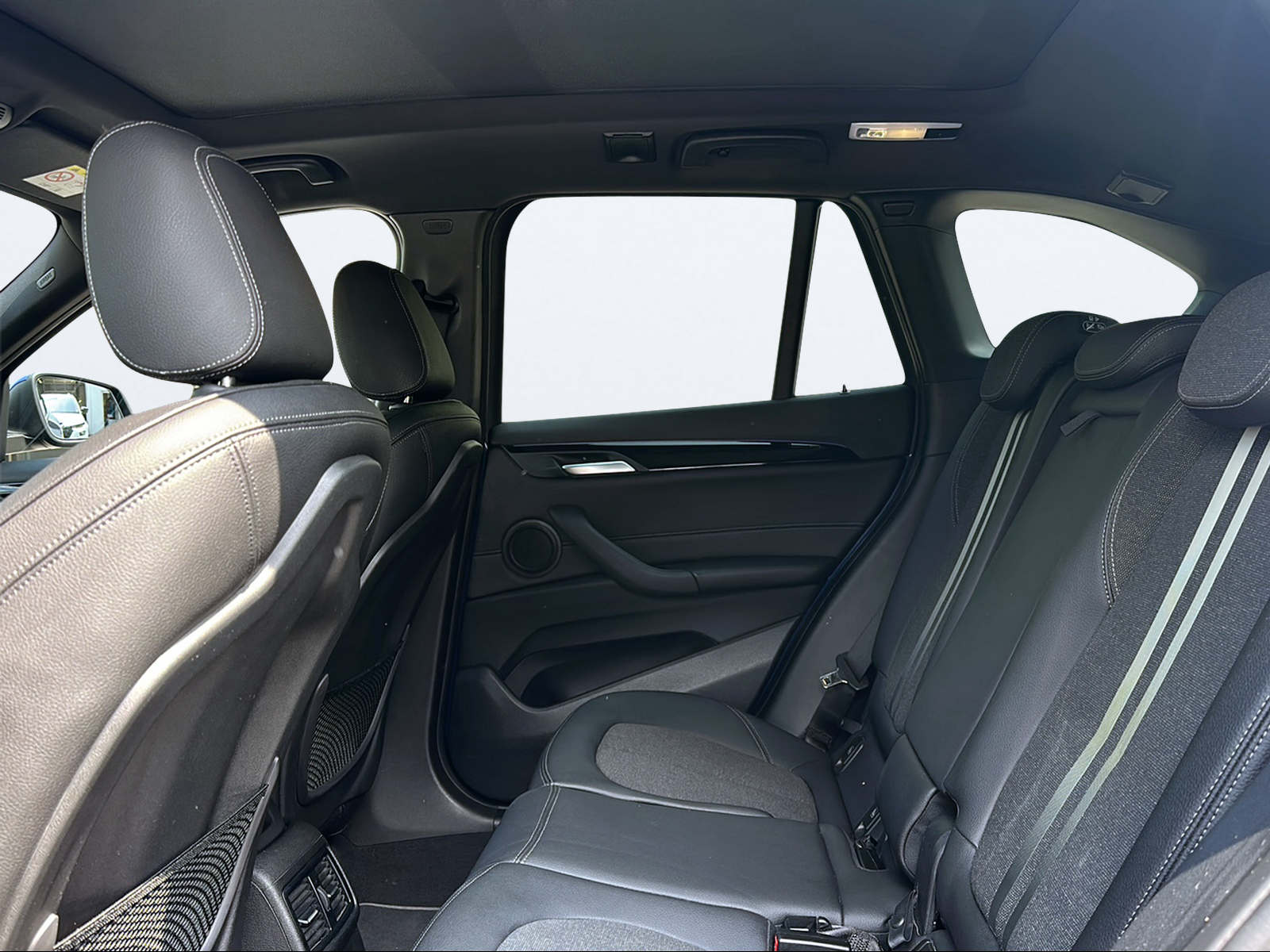BMW X1 xDrive 18d Essential Edition Steptronic-image-13