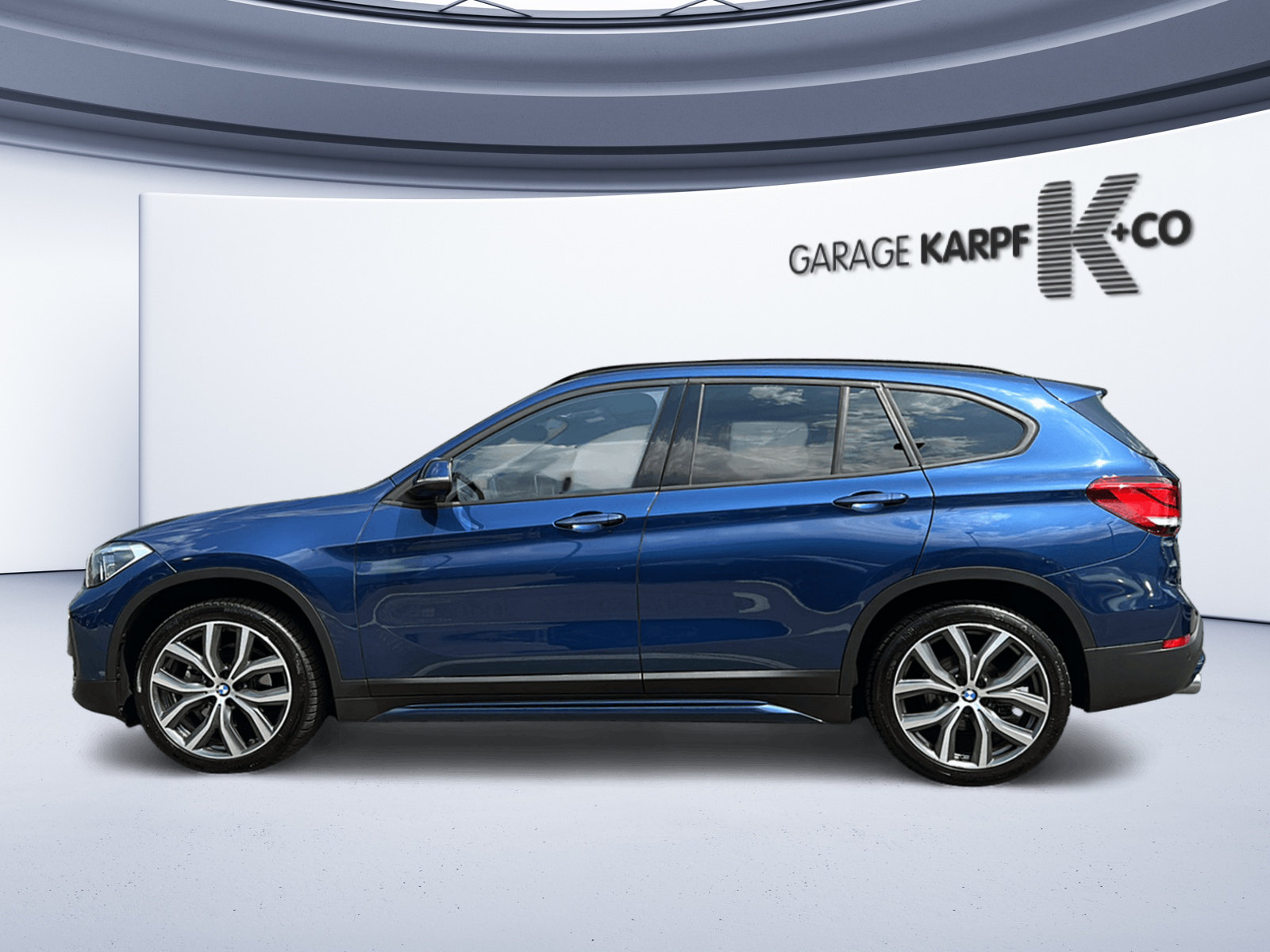BMW X1 xDrive 18d Essential Edition Steptronic-image-1