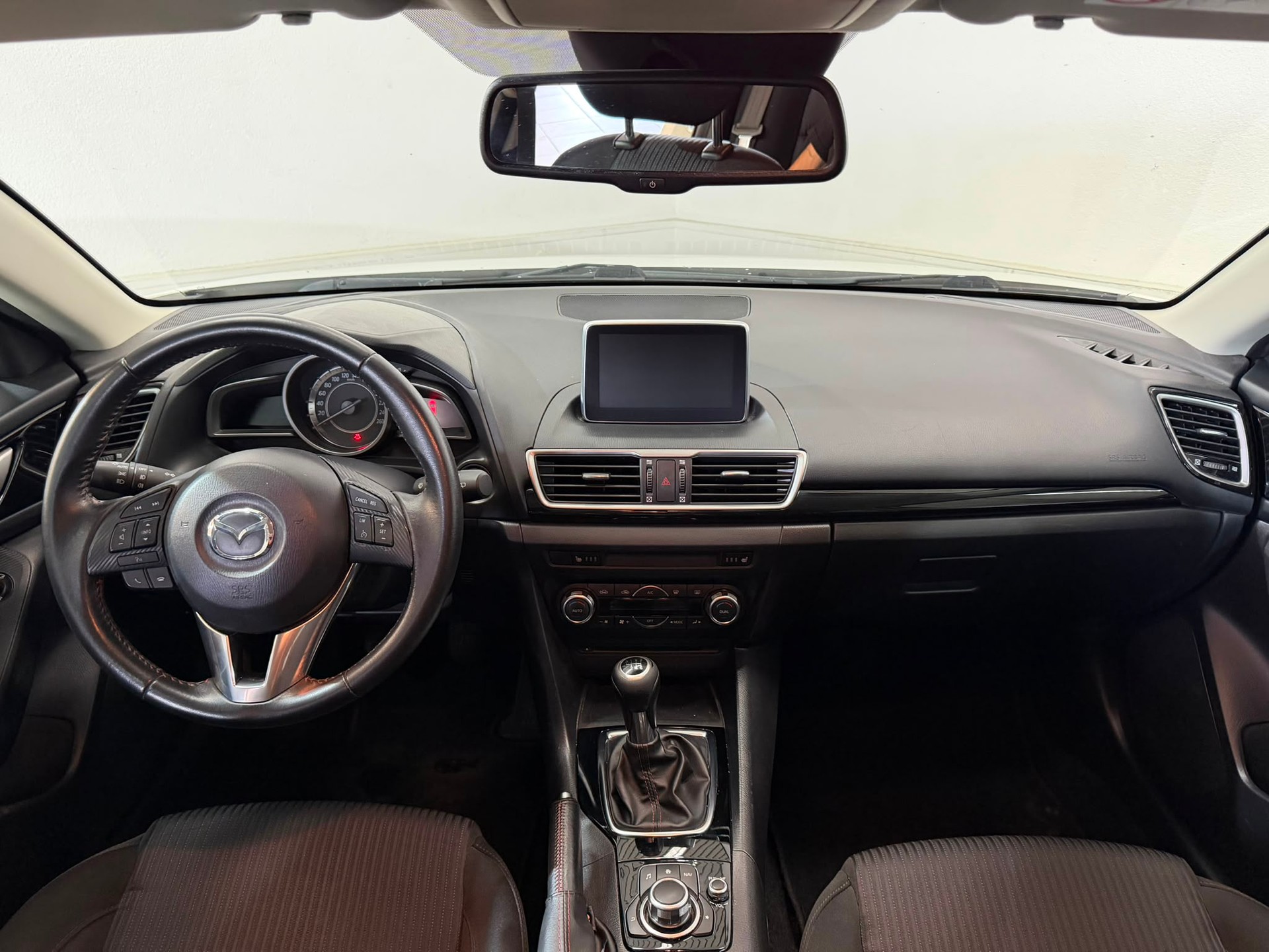 MAZDA 3 SKYACTIV-G 100 Ambition-image-9