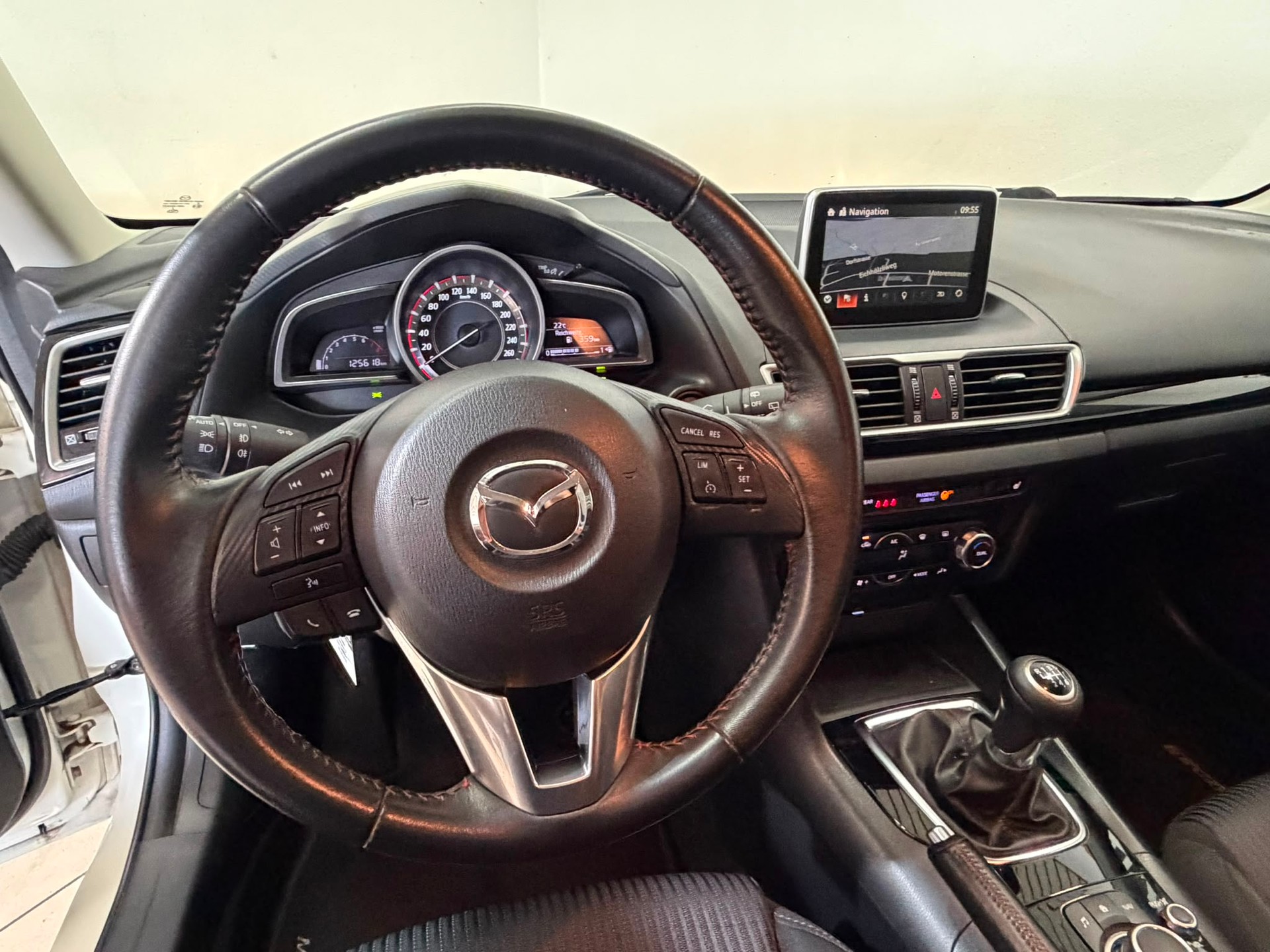 MAZDA 3 SKYACTIV-G 100 Ambition-image-7