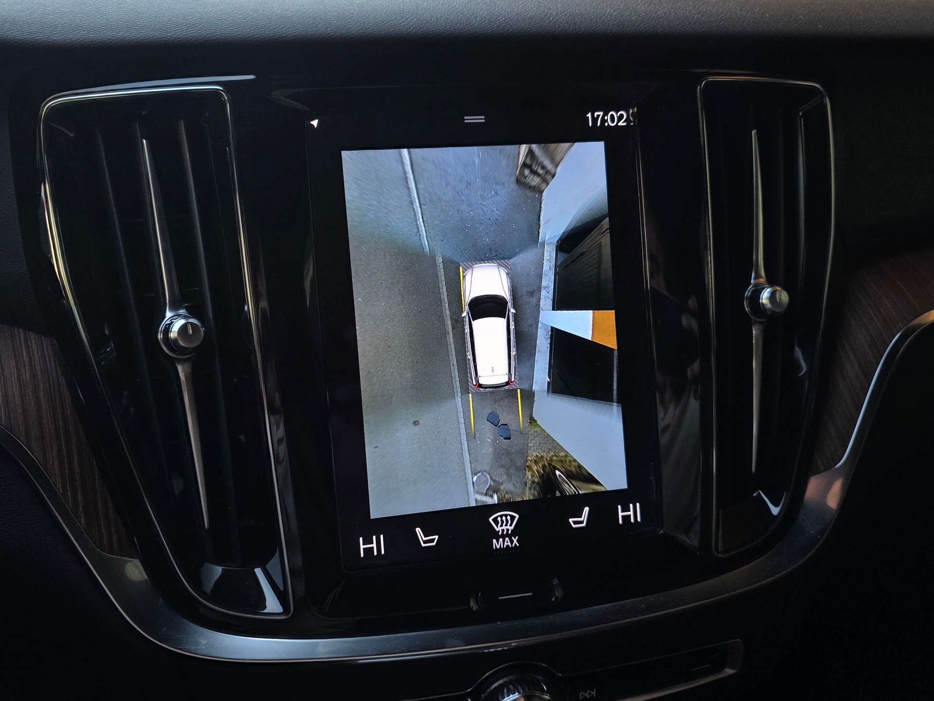 VOLVO V60 Cross Country B4 Diesel Mild Hybrid AWD Geartronic * AHK * Top Ausstattung * CH-Fahrzeug *-image-15
