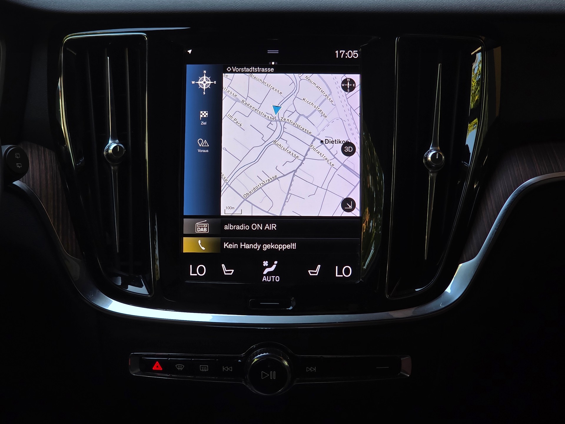 VOLVO V60 Cross Country B4 Diesel Mild Hybrid AWD Geartronic * AHK * Top Ausstattung * CH-Fahrzeug *-image-13