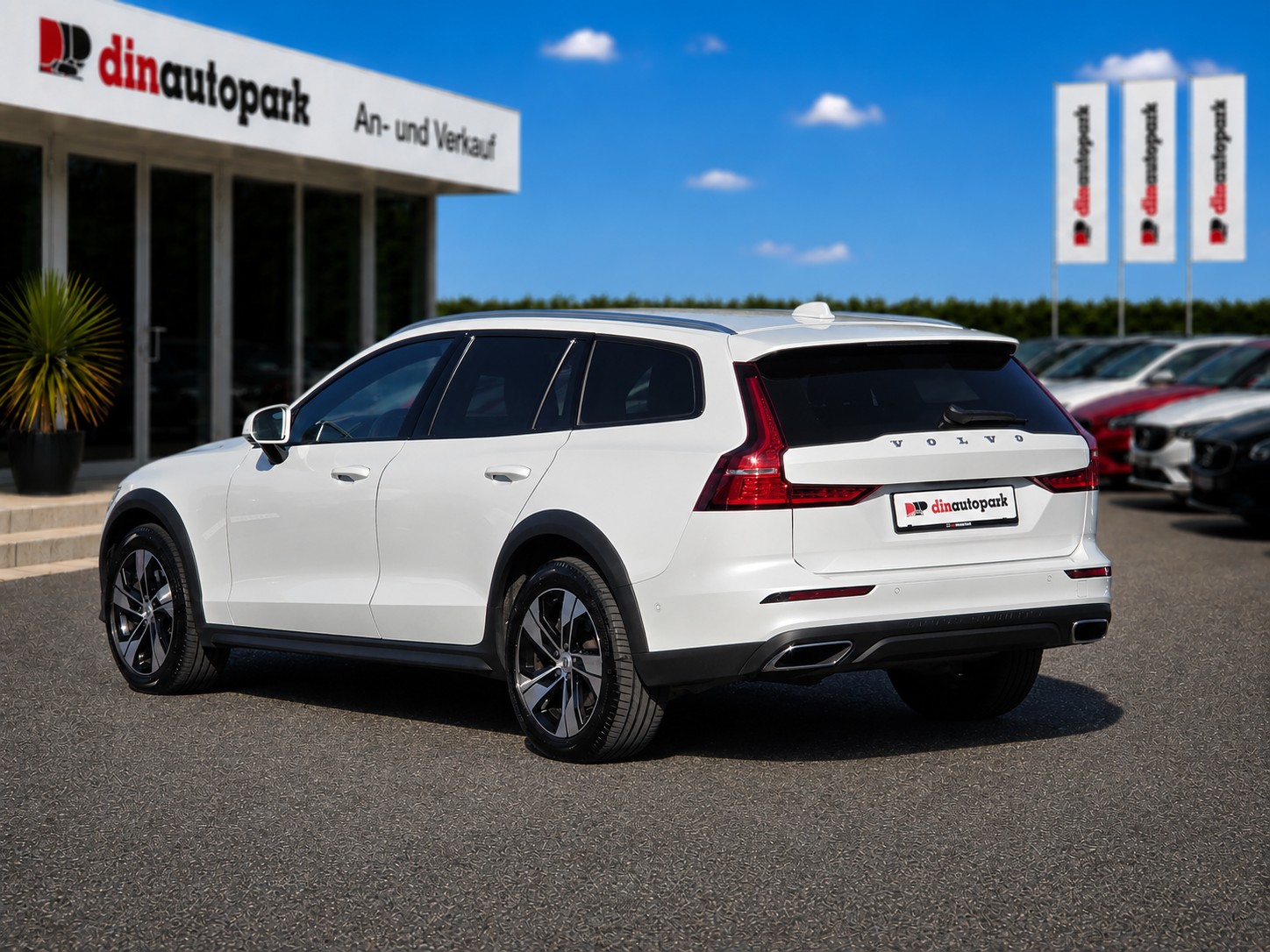 VOLVO V60 Cross Country B4 Diesel Mild Hybrid AWD Geartronic * AHK * Top Ausstattung * CH-Fahrzeug *-image-4