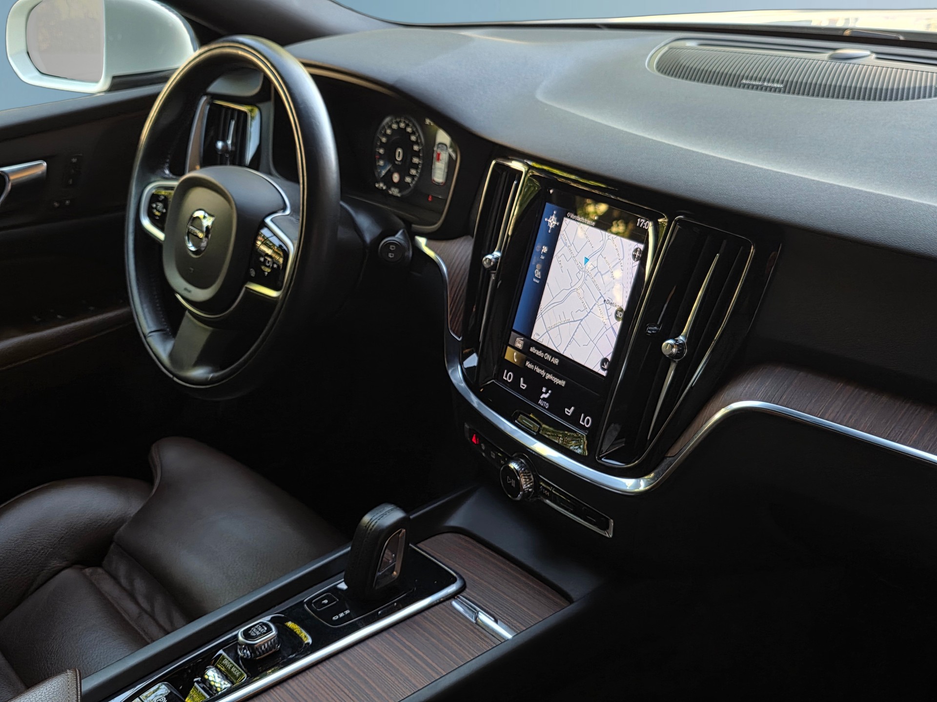 VOLVO V60 Cross Country B4 Diesel Mild Hybrid AWD Geartronic * AHK * Top Ausstattung * CH-Fahrzeug *-image-19