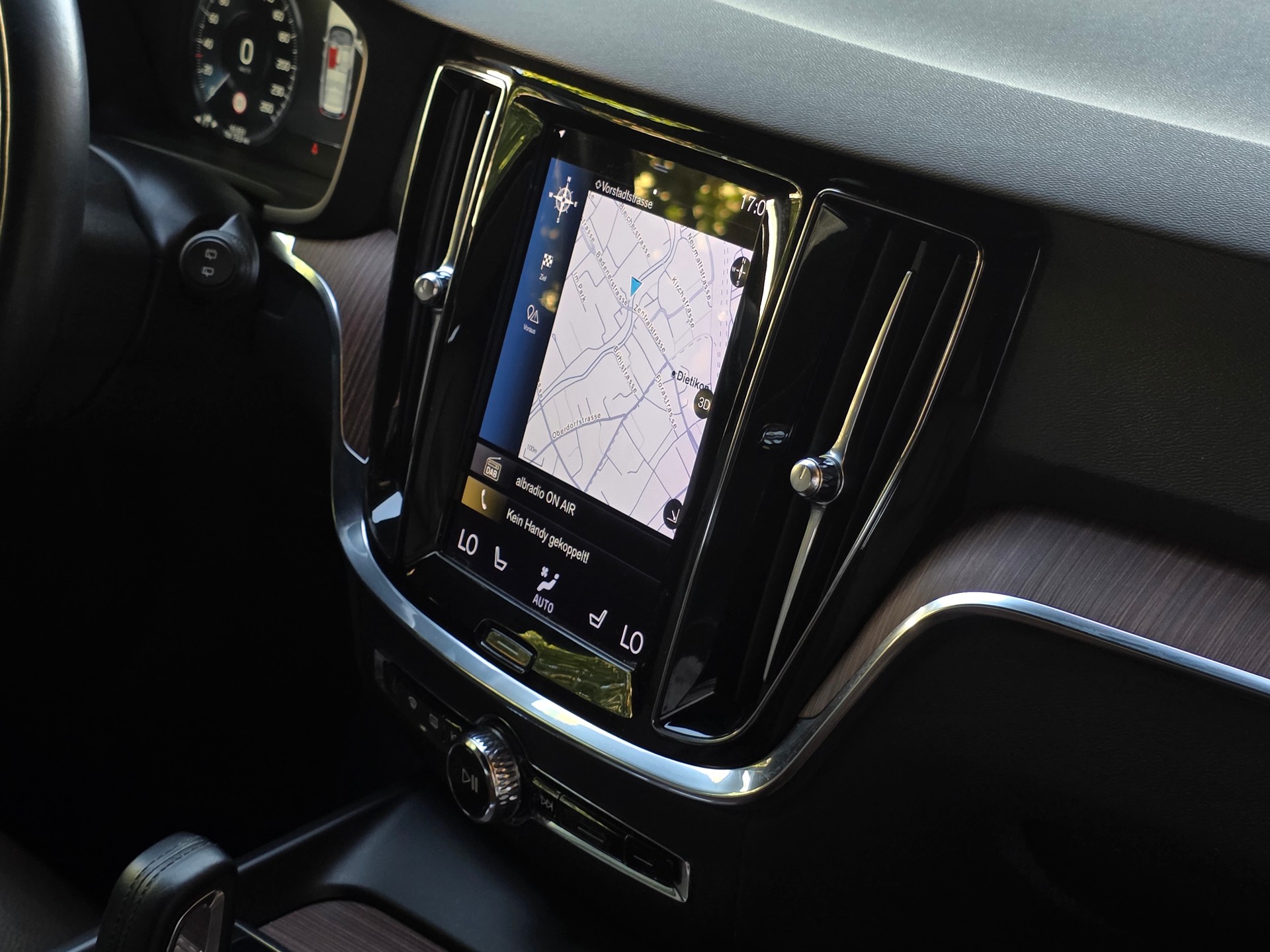 VOLVO V60 Cross Country B4 Diesel Mild Hybrid AWD Geartronic * AHK * Top Ausstattung * CH-Fahrzeug *-image-21