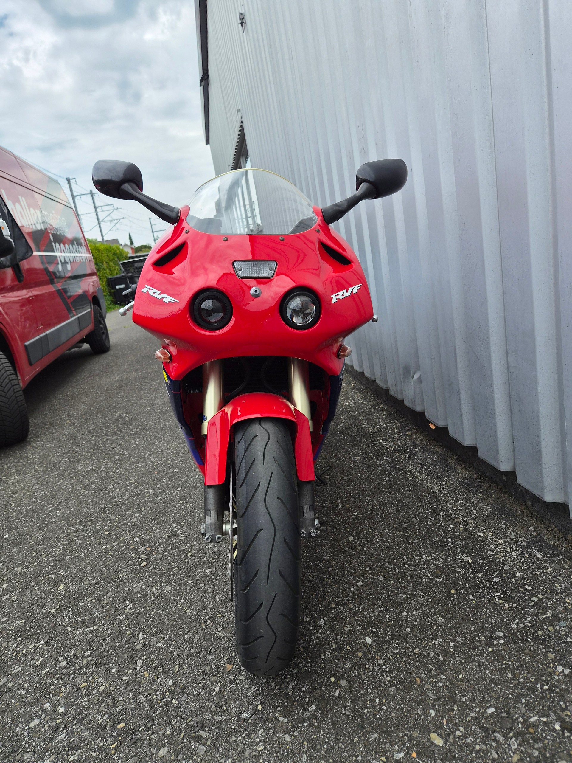 HONDA RVF 750 R RC45 KUNDENAUFTRAG-showroom-element-2