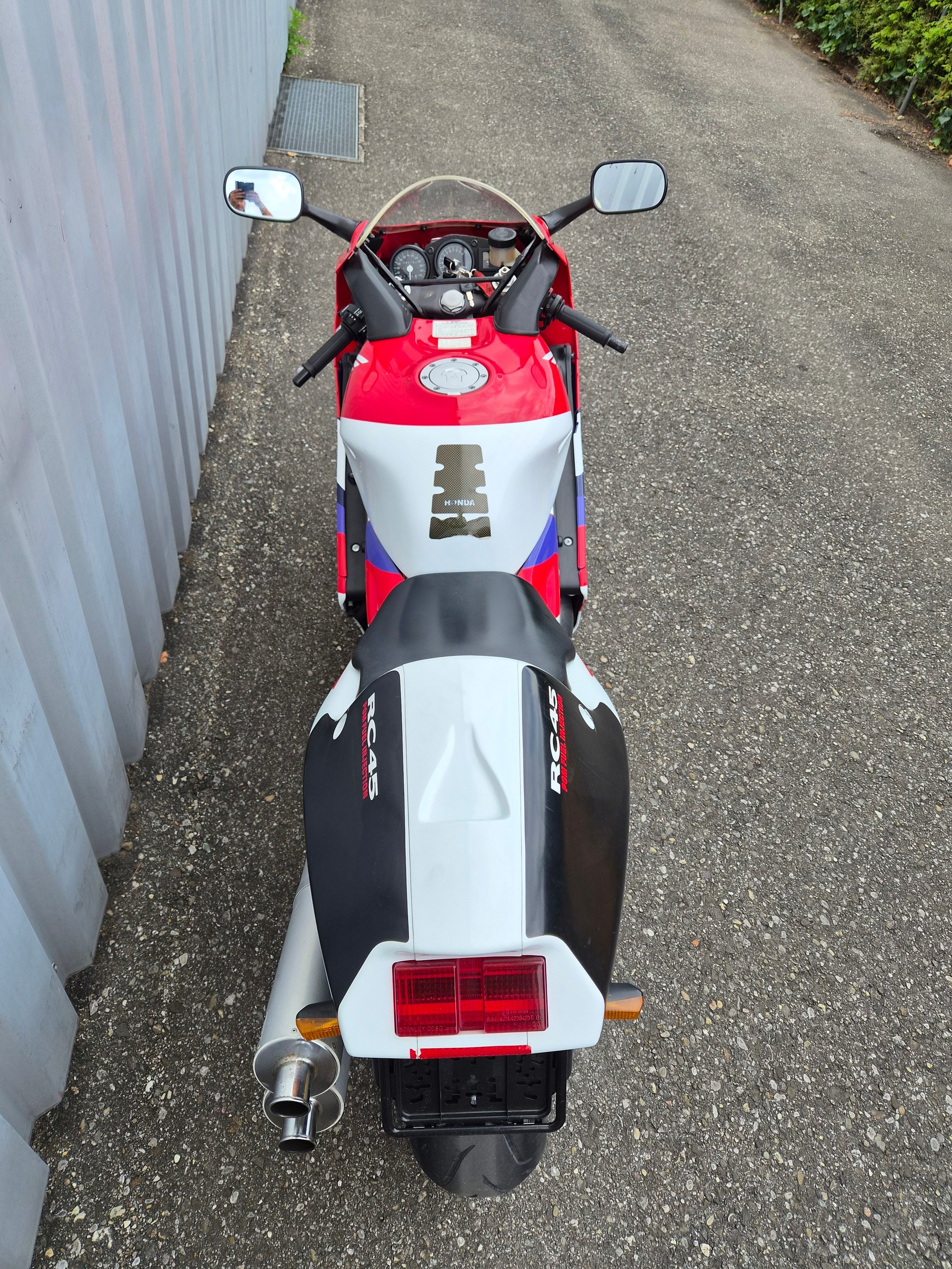 HONDA RVF 750 R RC45 KUNDENAUFTRAG-image-6