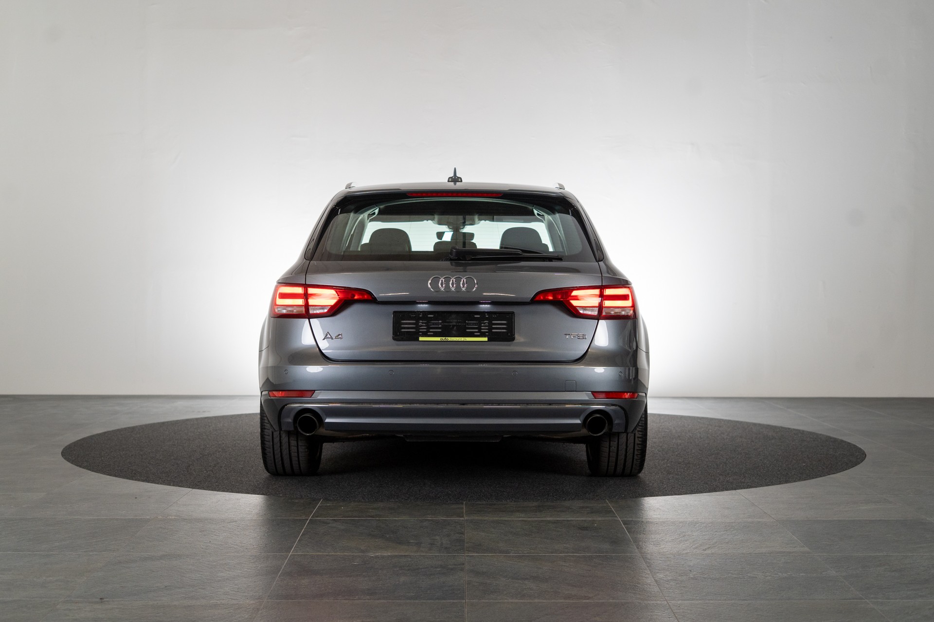 AUDI A4 Avant 2.0 TFSI 190 ultra Sport S-Tronic / CH-Fahrzeug / Virtual Cockpit / Tempomat-image-4