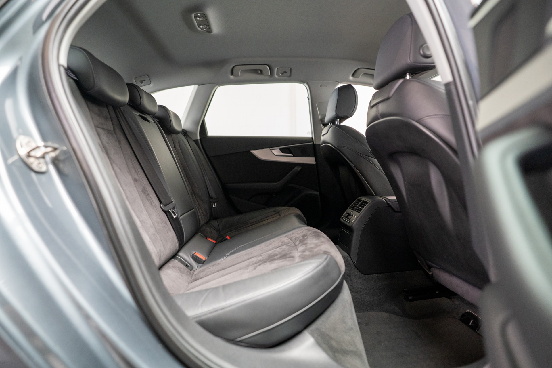 AUDI A4 Avant 2.0 TFSI 190 ultra Sport S-Tronic / CH-Fahrzeug / Virtual Cockpit / Tempomat-image-11