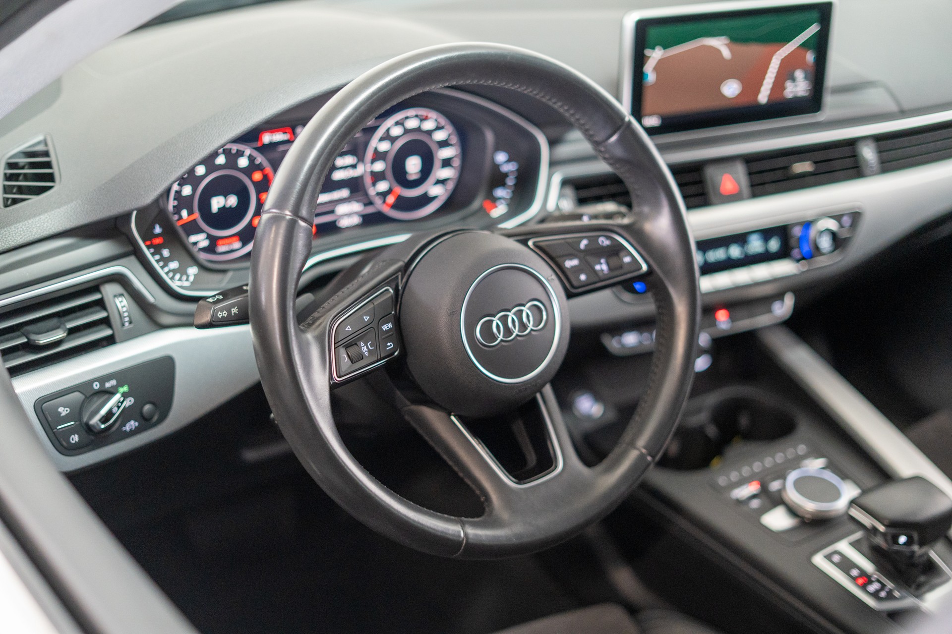 AUDI A4 Avant 2.0 TFSI 190 ultra Sport S-Tronic / CH-Fahrzeug / Virtual Cockpit / Tempomat-image-7