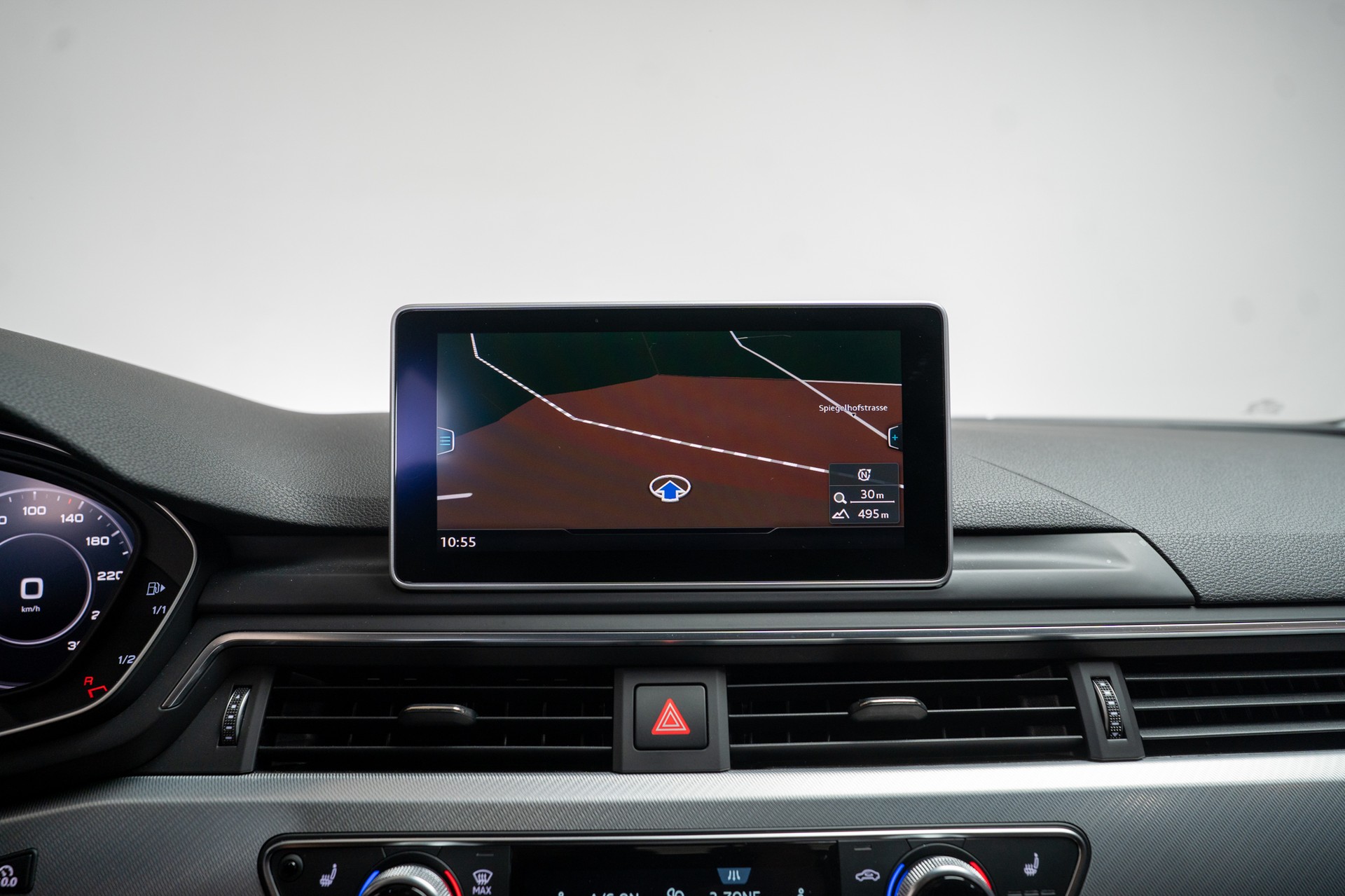 AUDI A4 Avant 2.0 TFSI 190 ultra Sport S-Tronic / CH-Fahrzeug / Virtual Cockpit / Tempomat-image-18