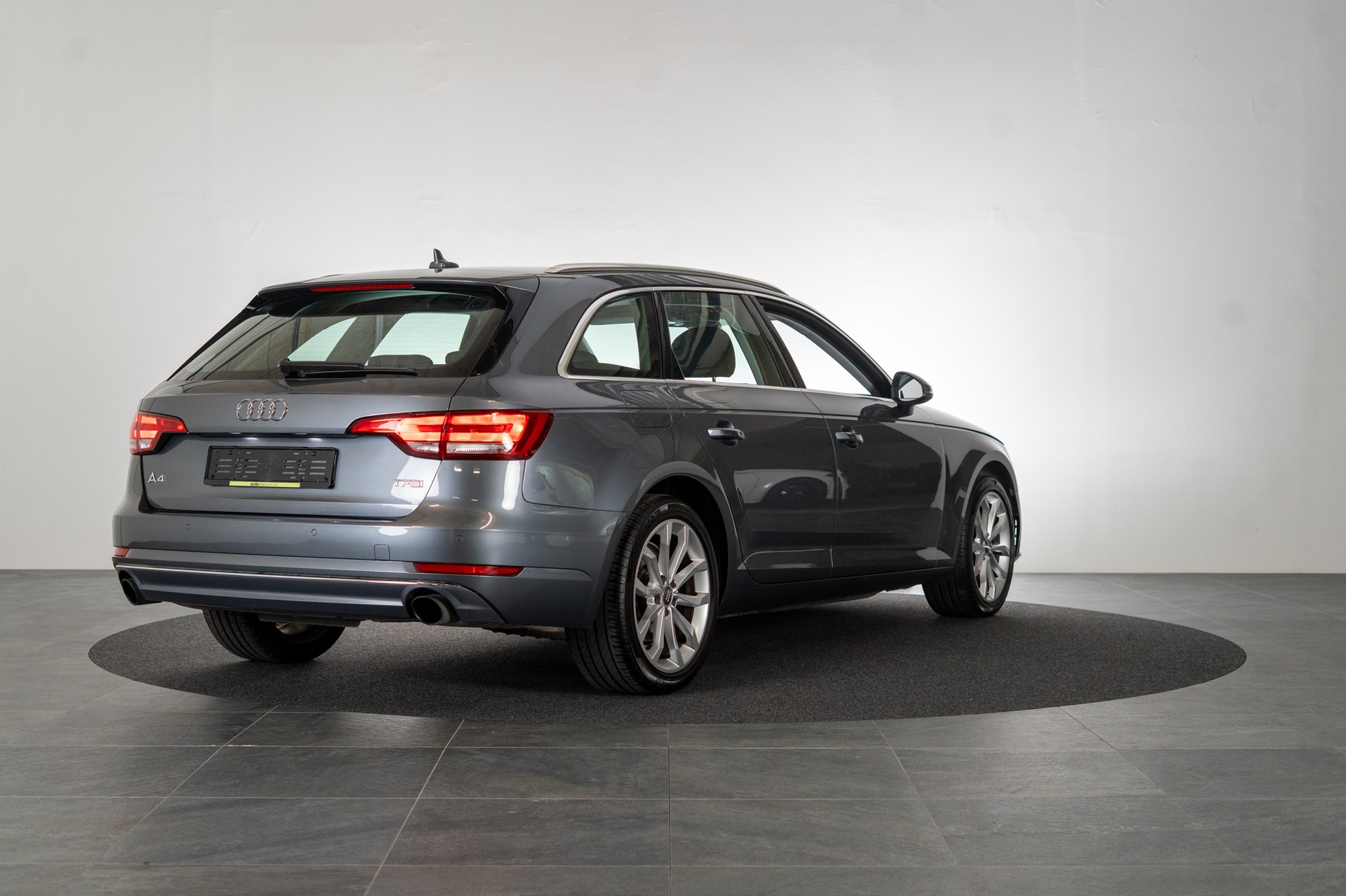 AUDI A4 Avant 2.0 TFSI 190 ultra Sport S-Tronic / CH-Fahrzeug / Virtual Cockpit / Tempomat-image-6