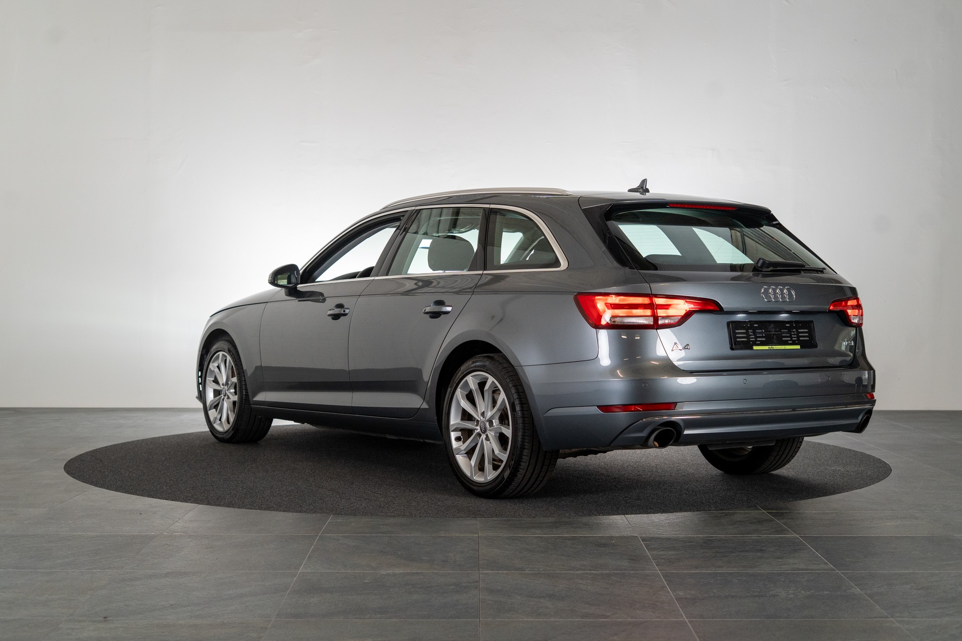 AUDI A4 Avant 2.0 TFSI 190 ultra Sport S-Tronic / CH-Fahrzeug / Virtual Cockpit / Tempomat-image-3