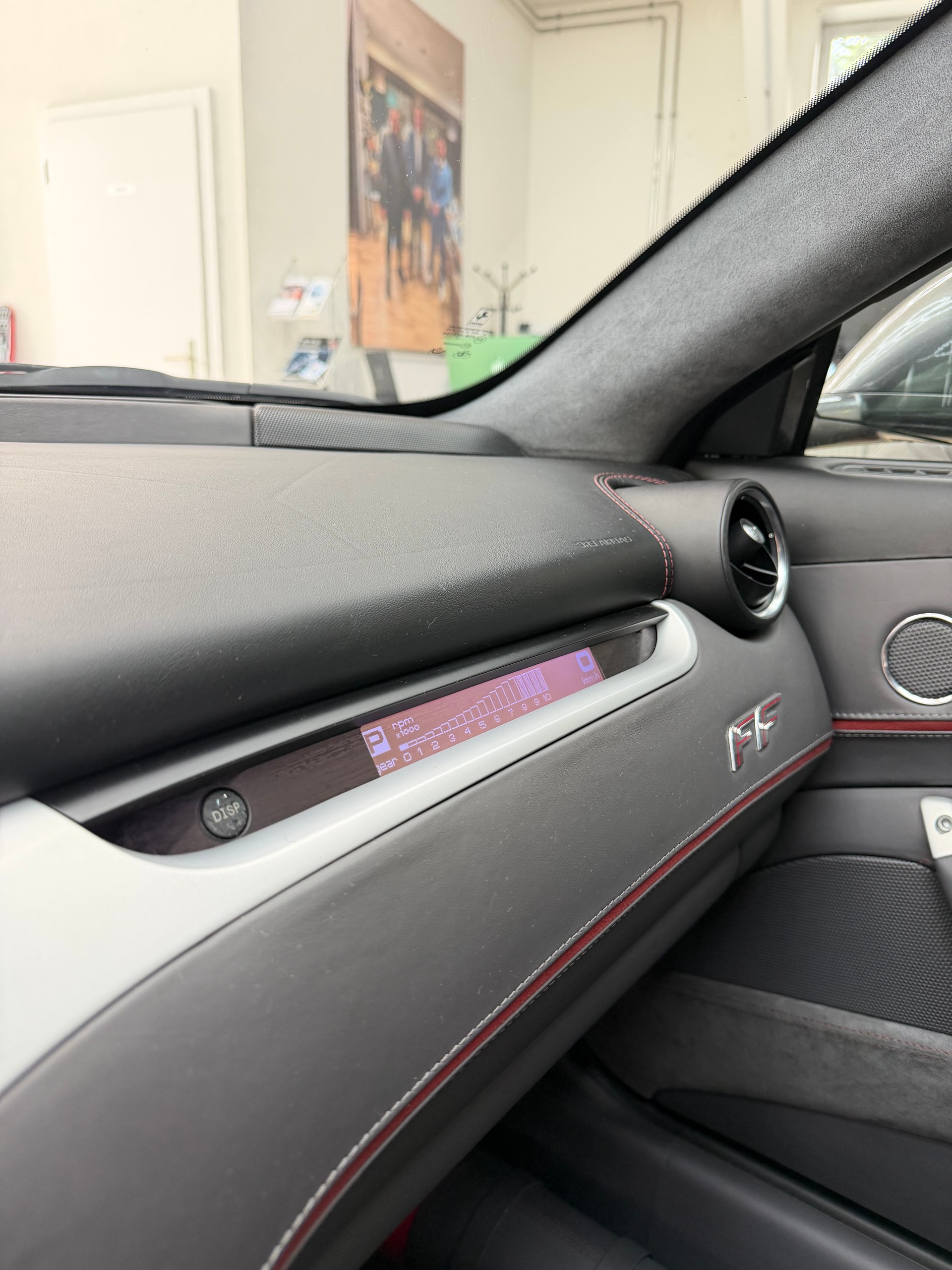 FERRARI FF-image-22