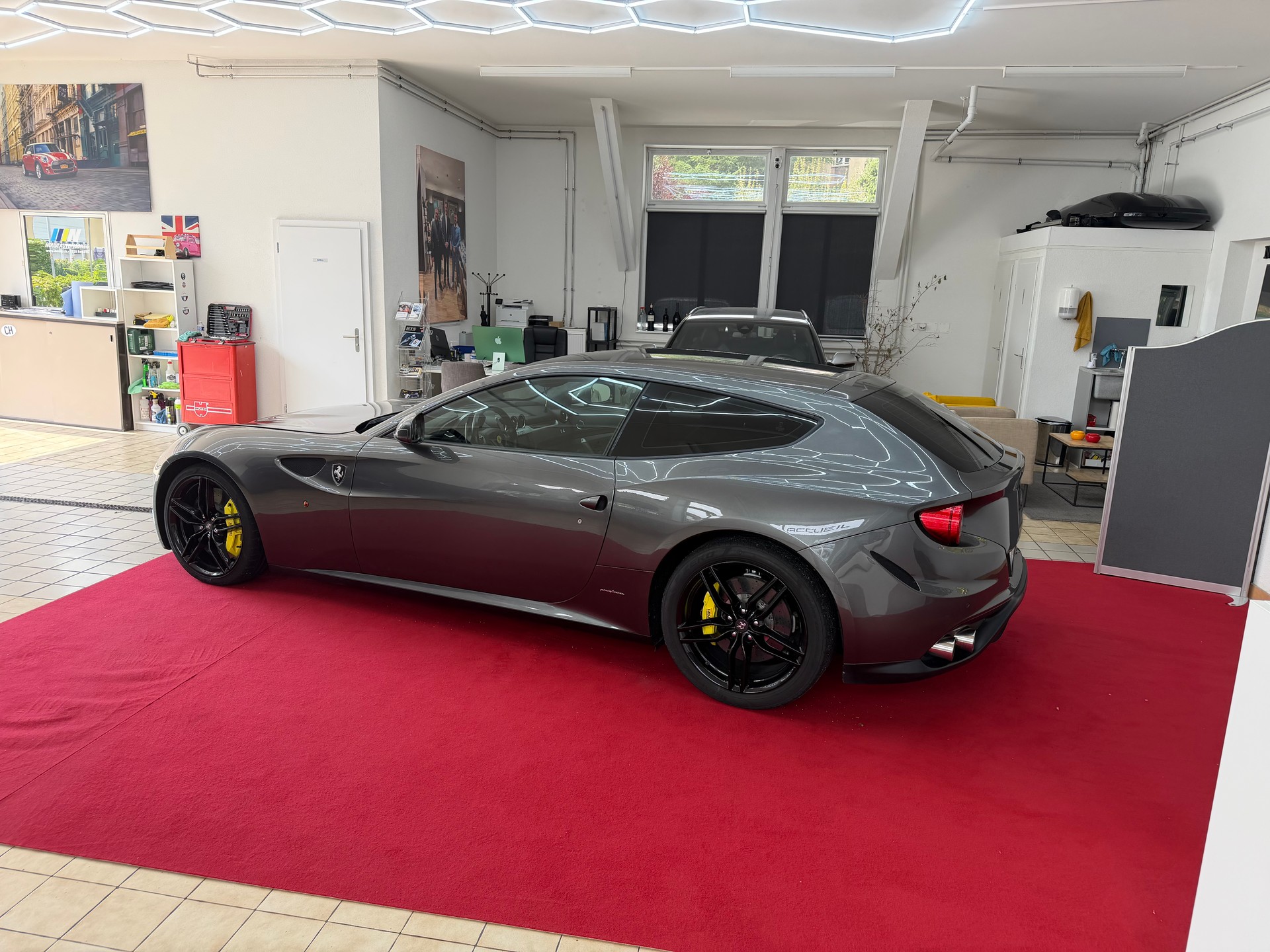FERRARI FF-image-2