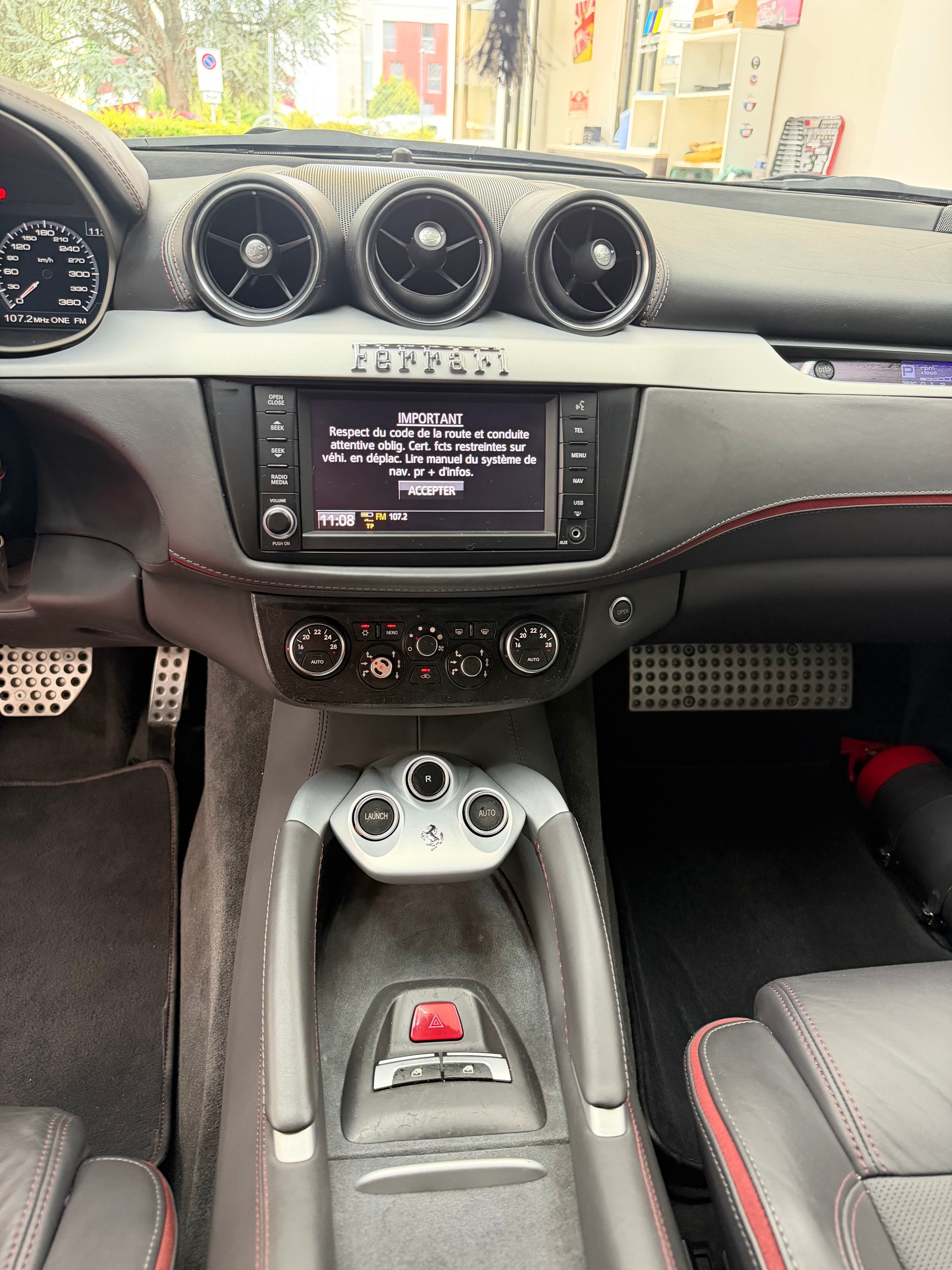 FERRARI FF-image-23