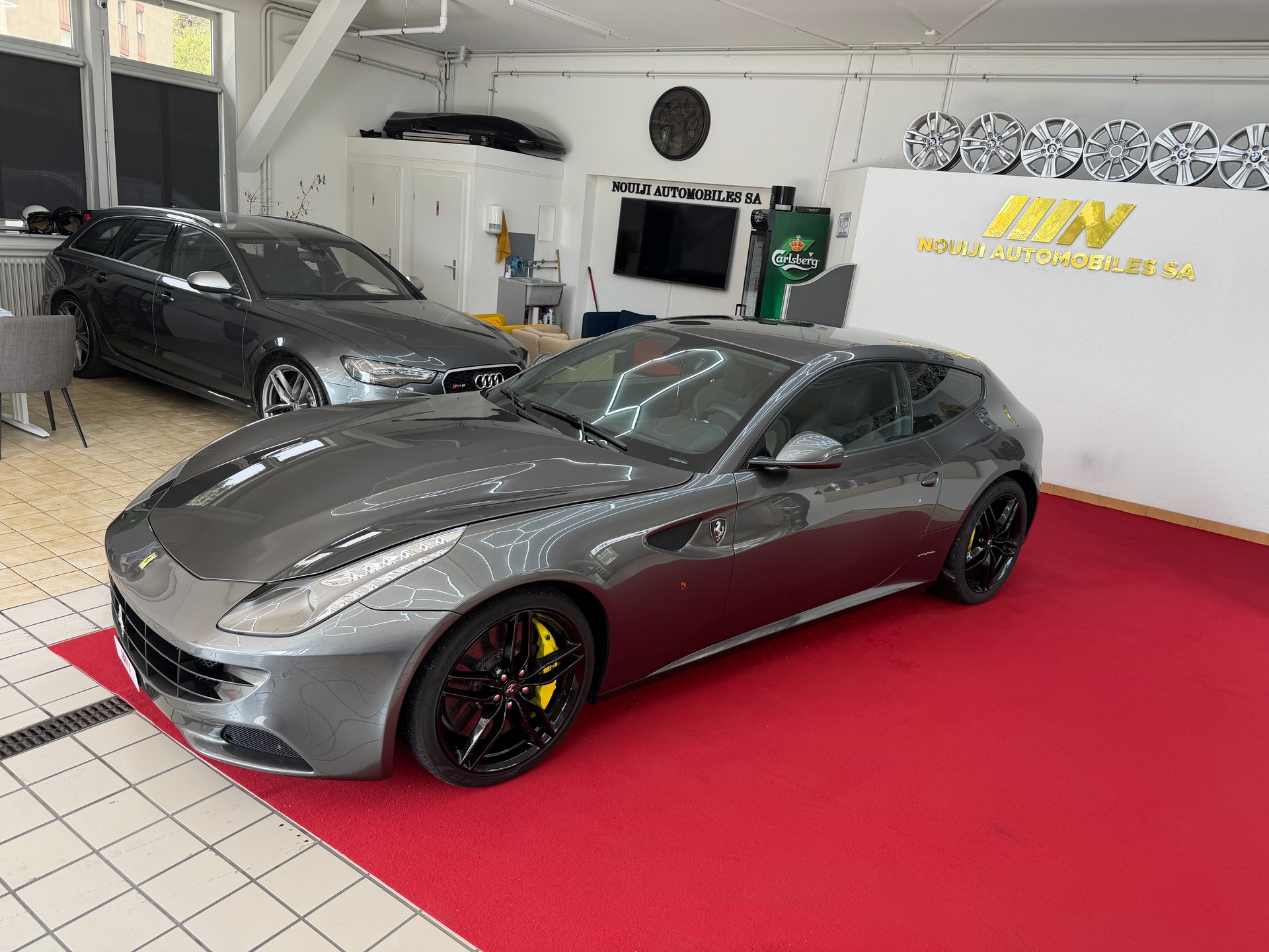 FERRARI FF-image-1
