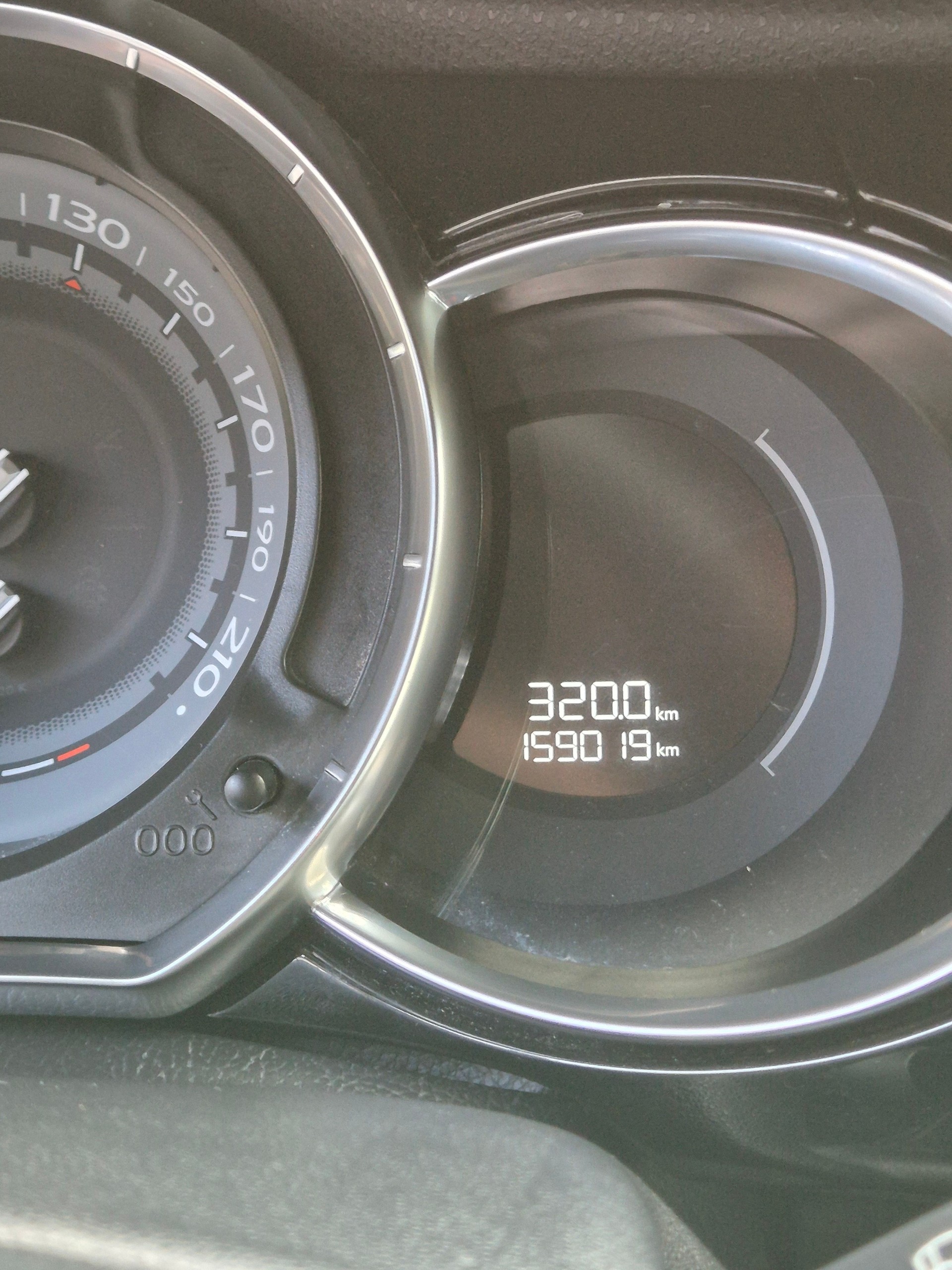 DS AUTOMOBILES DS3 1.6 16V e-HDi SO Chic-image-9