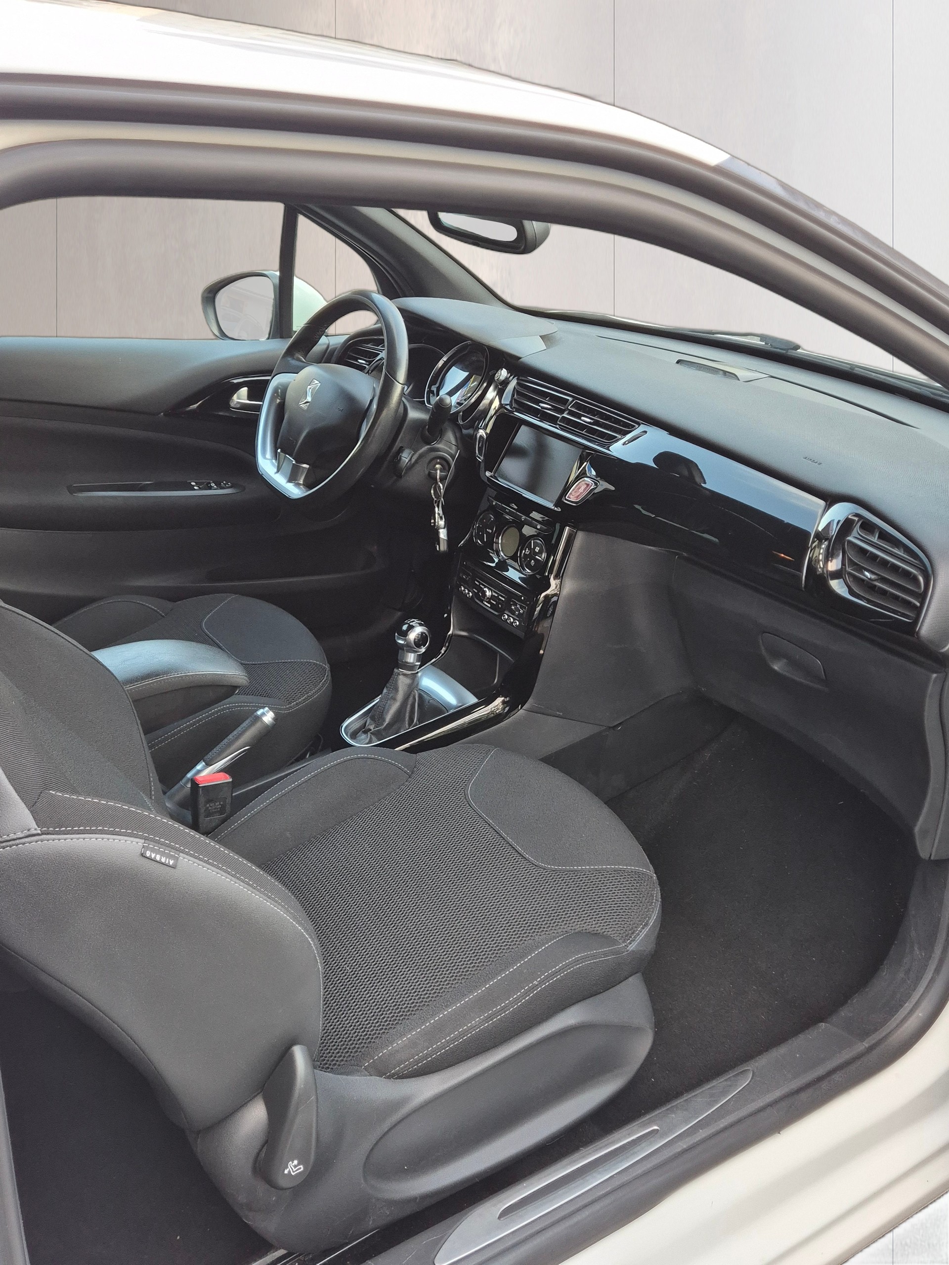 DS AUTOMOBILES DS3 1.6 16V e-HDi SO Chic-image-6