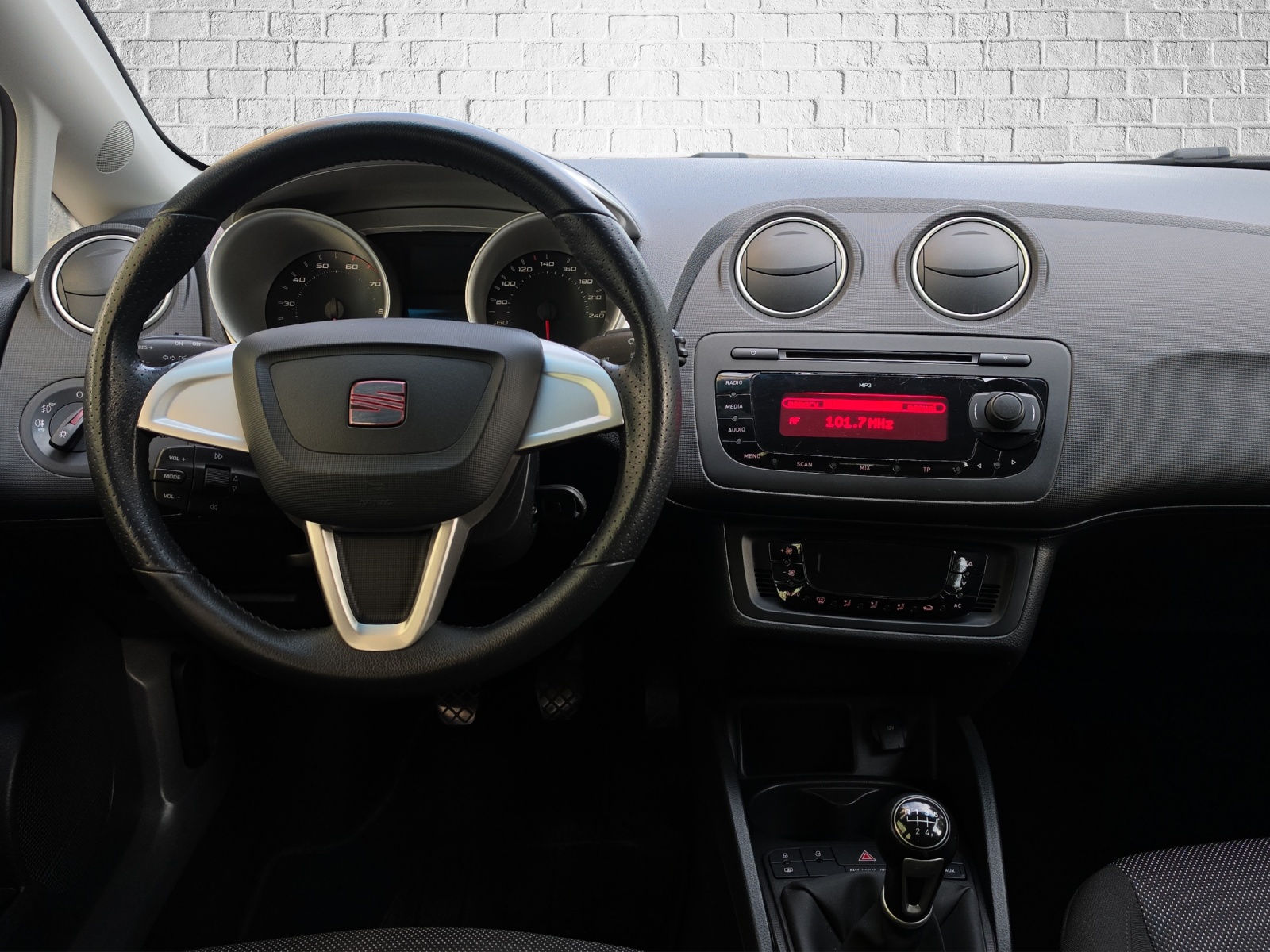 SEAT Ibiza 1.4 Sport-image-11