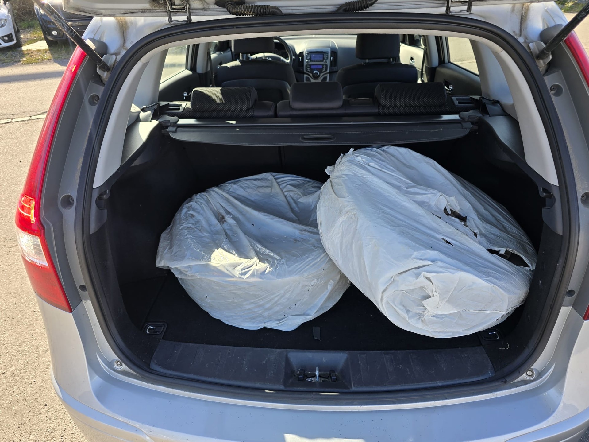 HYUNDAI i30 Wagon 1.6 Swiss Plus Edition-image-12