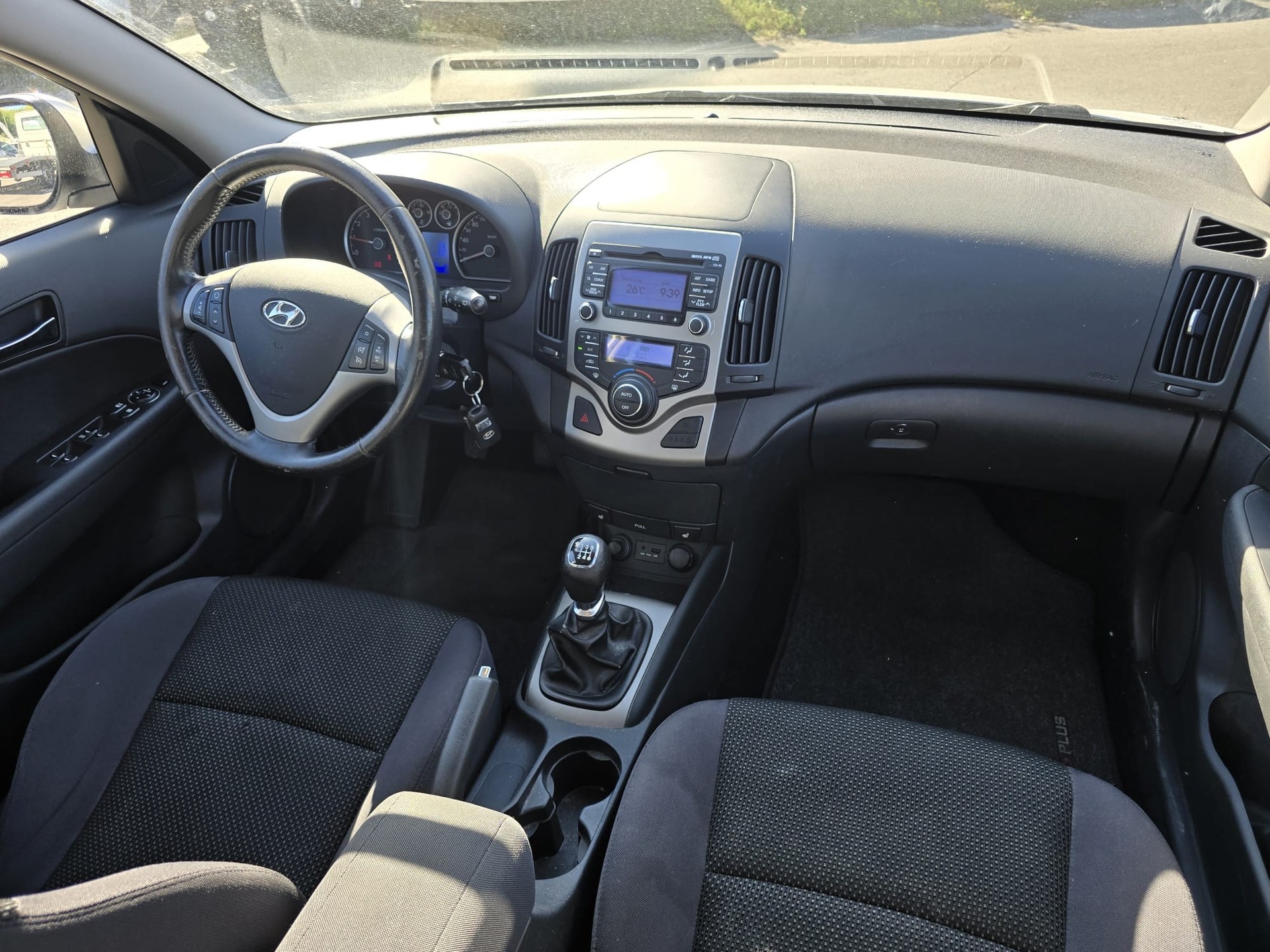 HYUNDAI i30 Wagon 1.6 Swiss Plus Edition-image-9