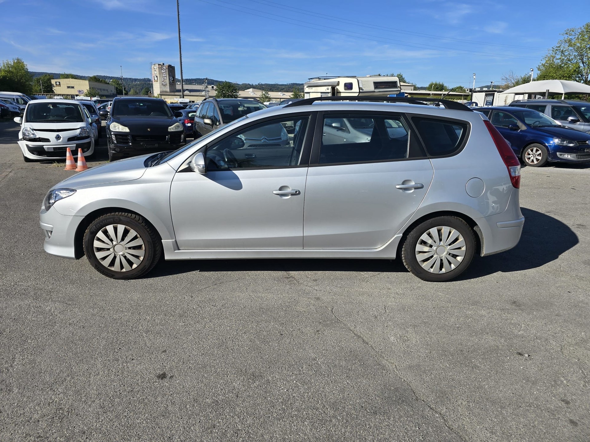 HYUNDAI i30 Wagon 1.6 Swiss Plus Edition-image-7