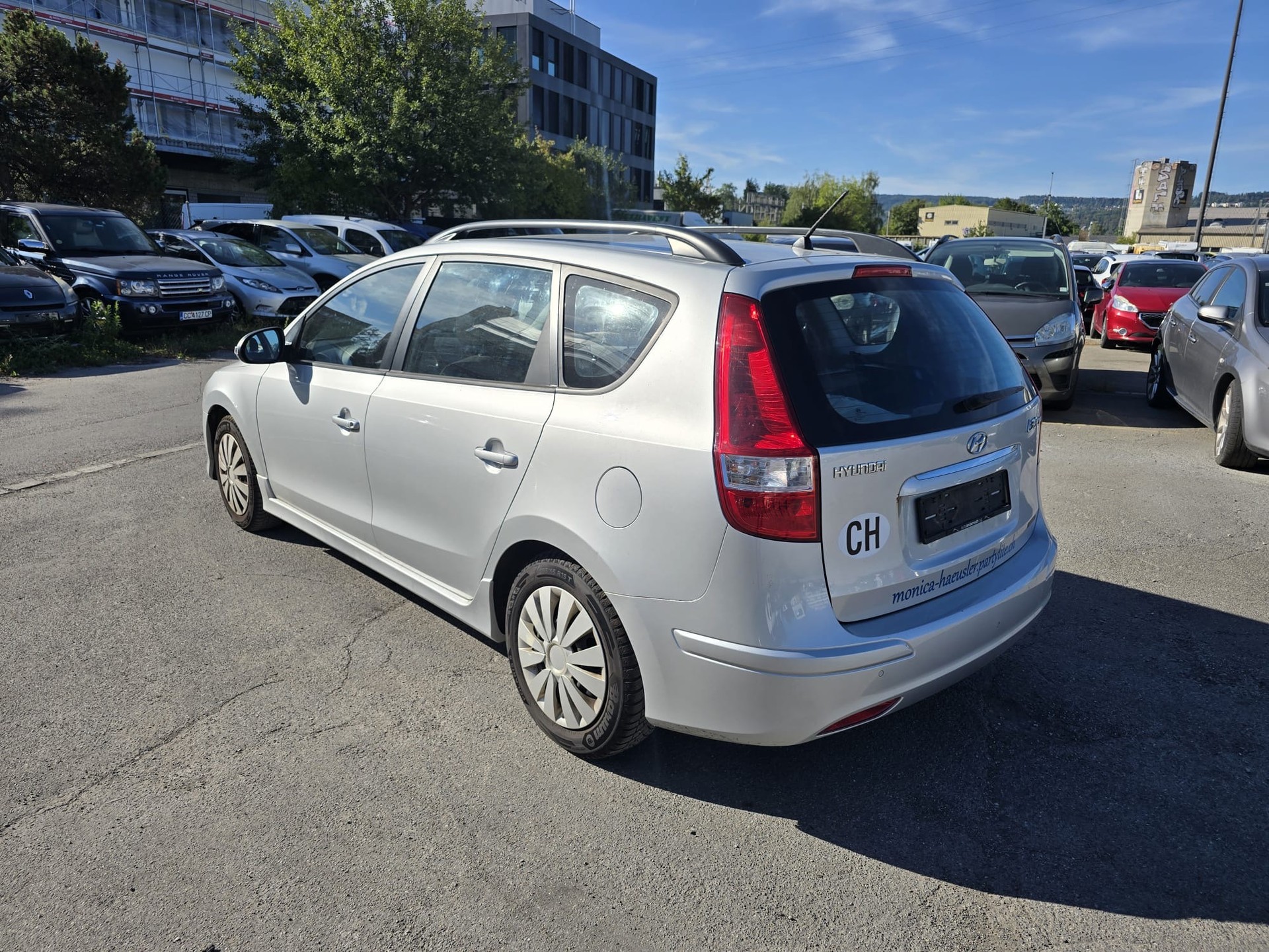 HYUNDAI i30 Wagon 1.6 Swiss Plus Edition-image-4